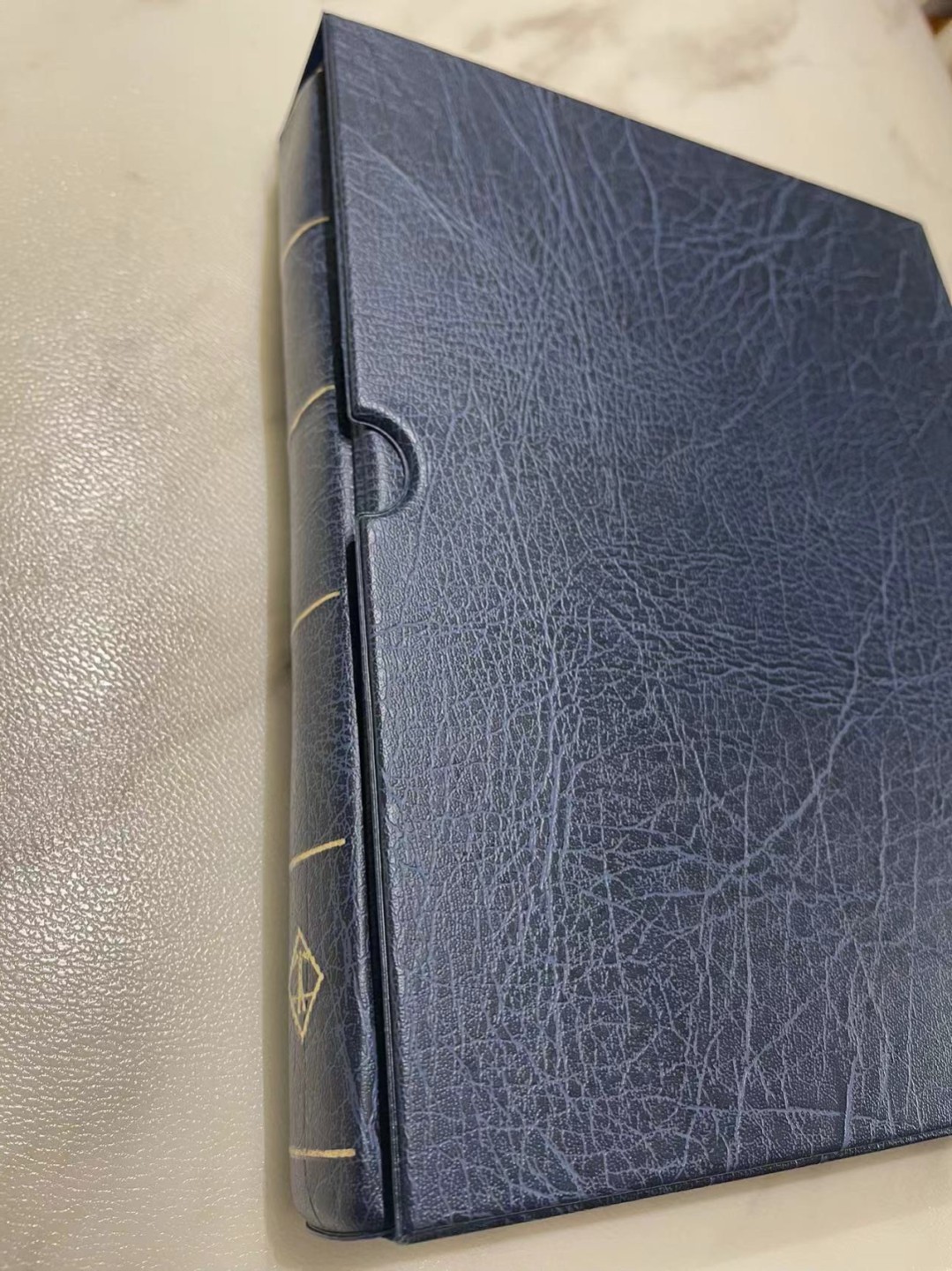 《外钞收藏家》第二百一十六期 德国灯塔收藏册，带3格透明内页和黑色分隔页（30页+30页），二手，9成新左右