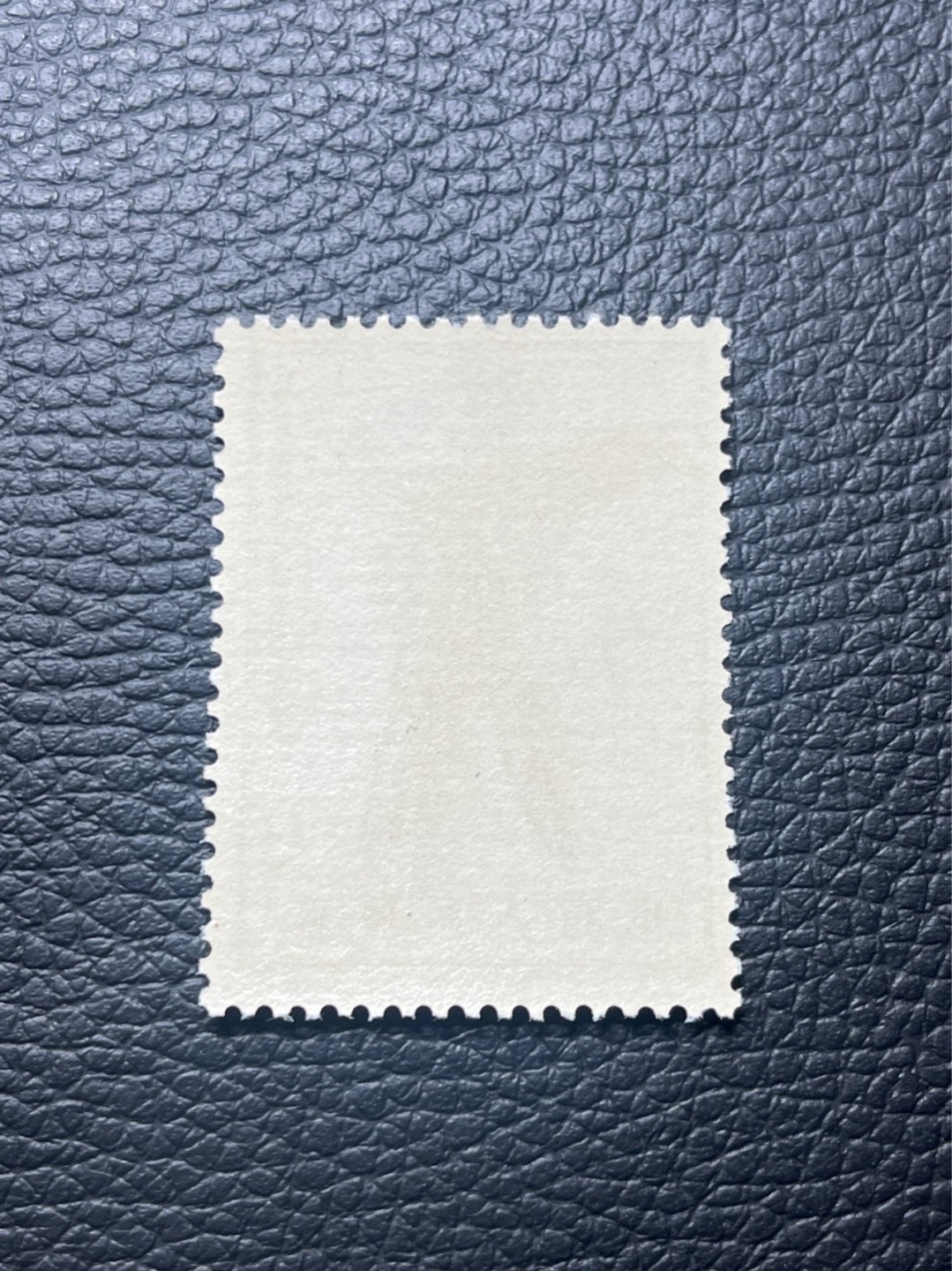 洪涛臻品批发群  精选邮票限时拍卖第九十三期 【评级推荐】特63青铜器  8-1新票一枚，版撕全品嘎嘎绝，齿孔饱满圆润，白胶润泽无任何瑕疵，ASG评级搏分首选，包OG。