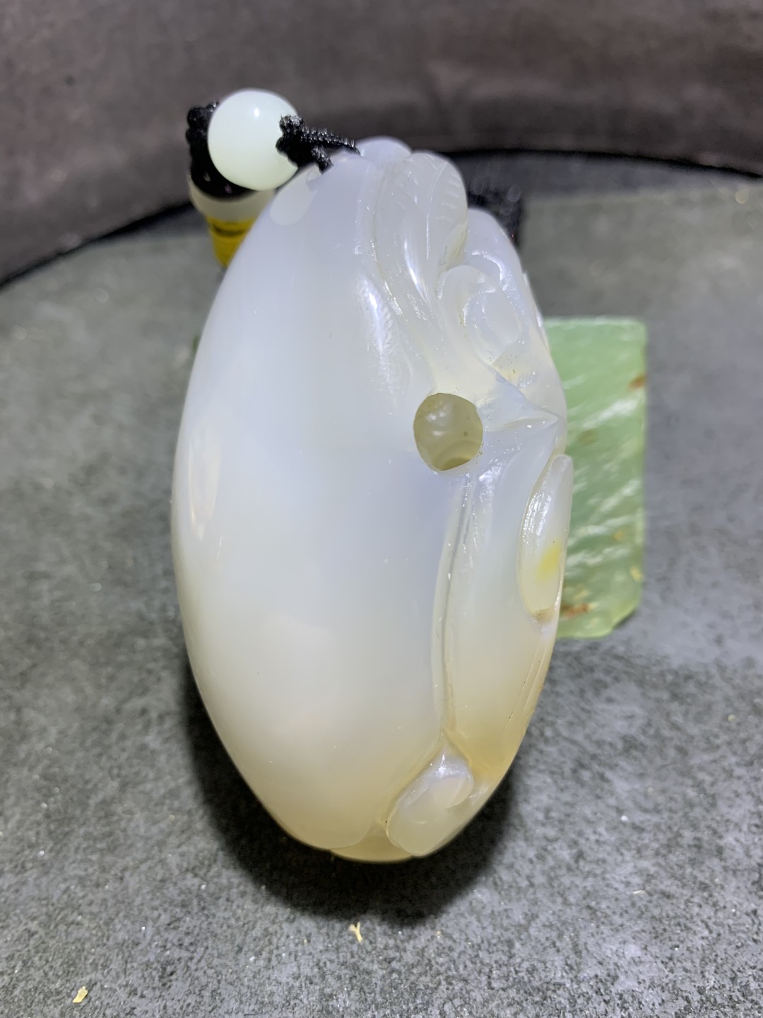重器天然马达加斯加冰透高玉化原皮玛瑙镂空雕刻招财貔貅把件一个，