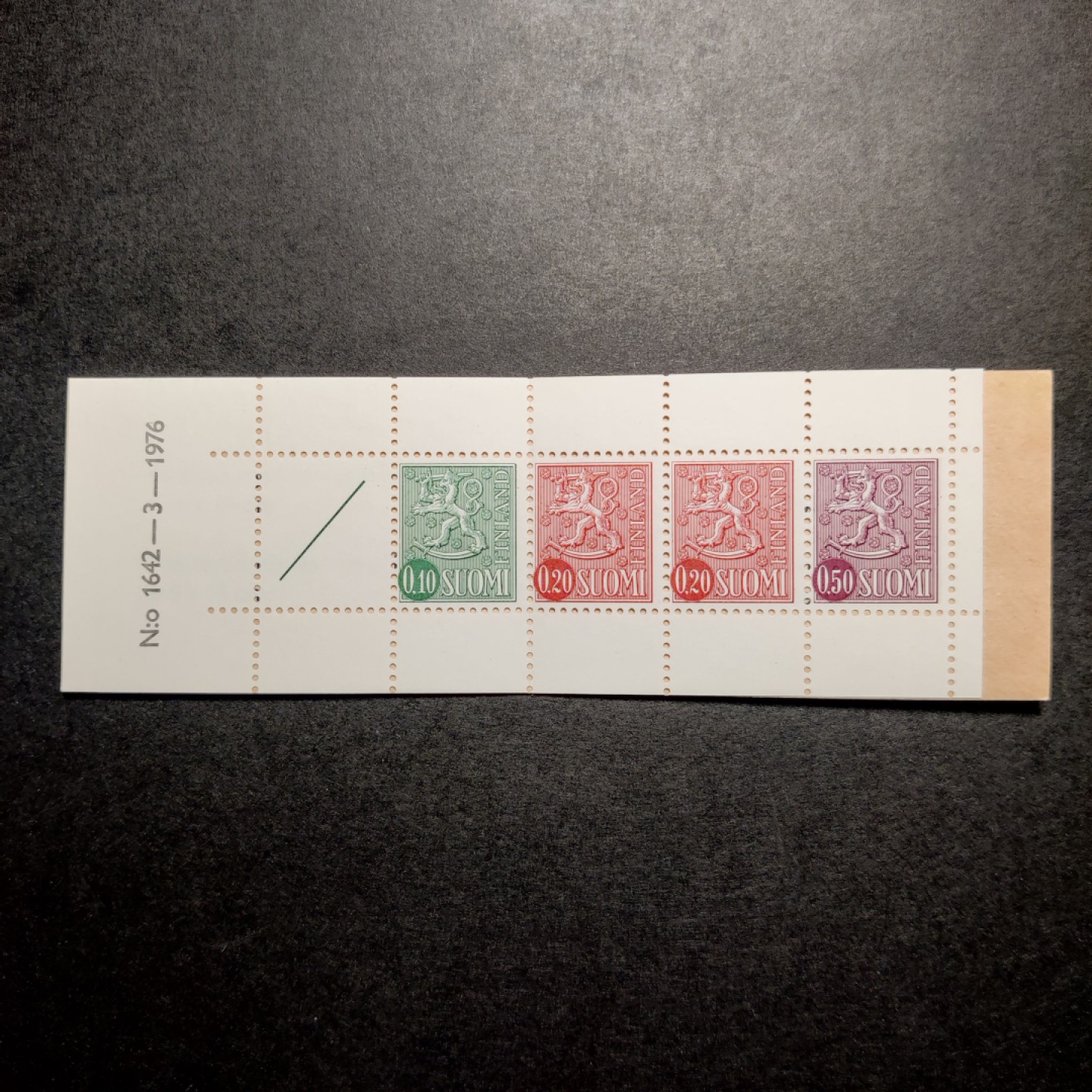 洪涛臻品 精选邮票限时拍卖第八十期 资深玩家才见过的 1976-3芬兰较早期小本票 四枚新票齐全