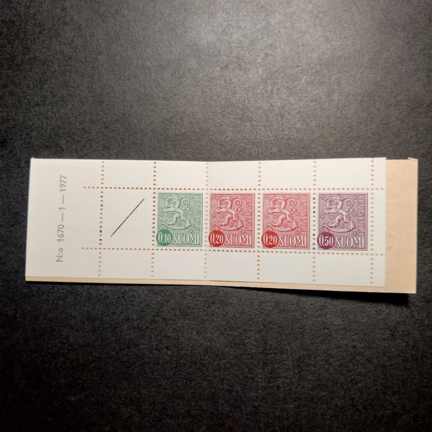 洪涛臻品 精选邮票限时拍卖第八十期 资深玩家才见过的 1977-1芬兰较早期小本票 四枚新票齐全