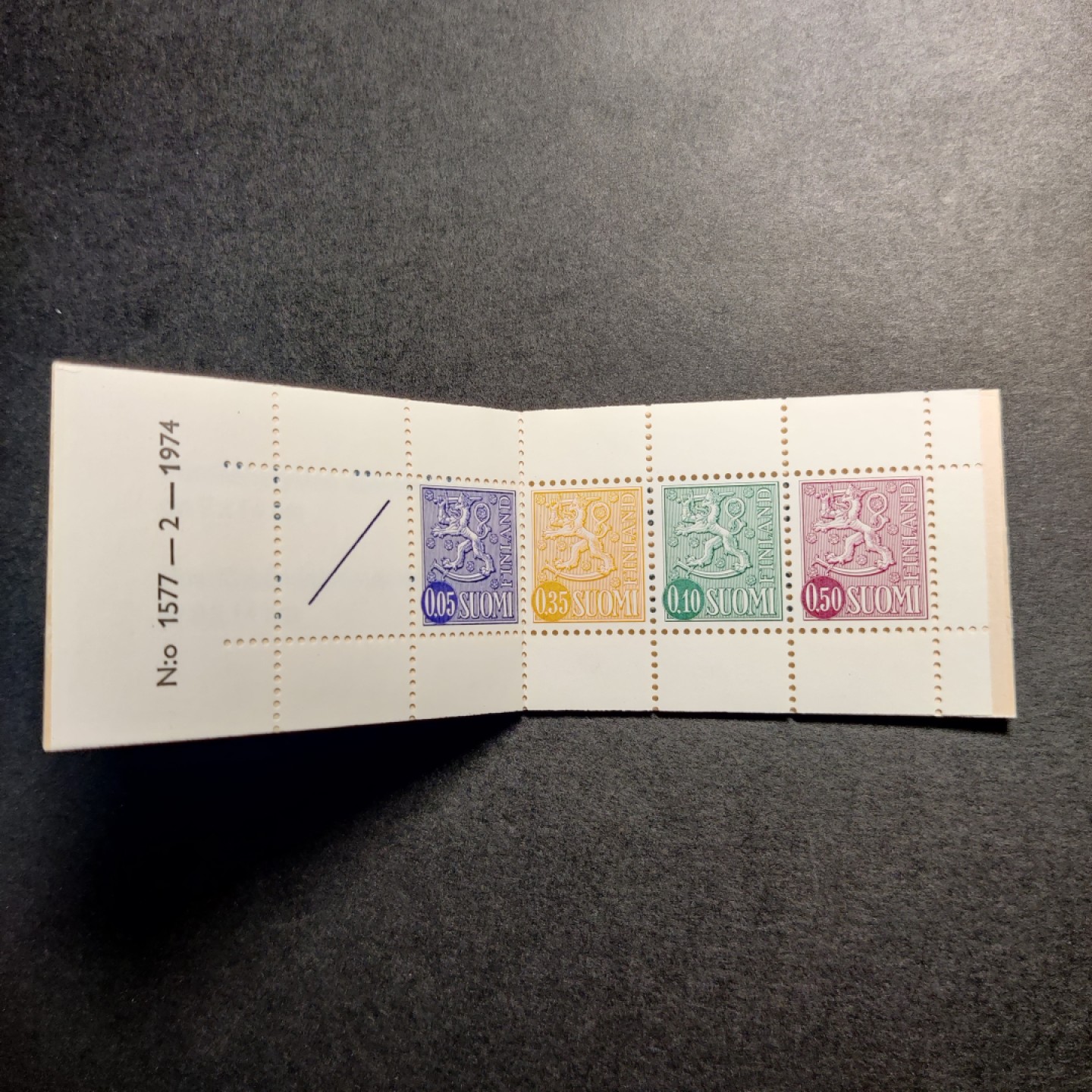 洪涛臻品 精选邮票限时拍卖第八十期 资深玩家才见过的 1974-5芬兰较早期小本票 四枚新票齐全