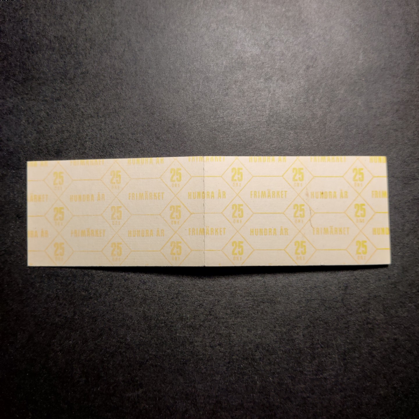洪涛臻品 精选邮票限时拍卖第八十期 资深玩家才见过的 瑞典1955年小本票 4枚票齐全 票背面上边与封面很轻微粘连