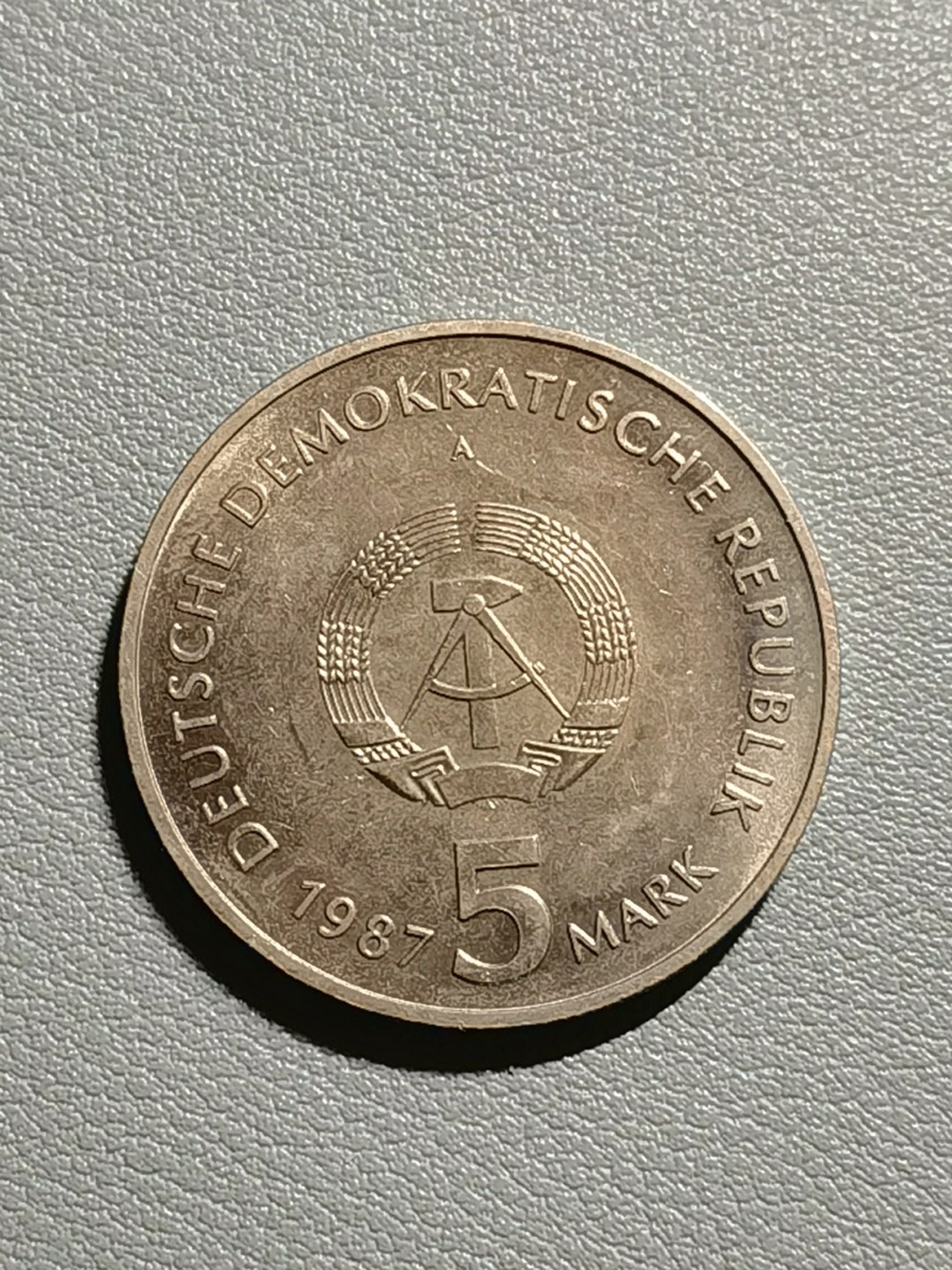 🧧乐享宝藏💰20221112期专场~东德钱币大集 民主德国5马克纪念币~柏林世纪钟广场