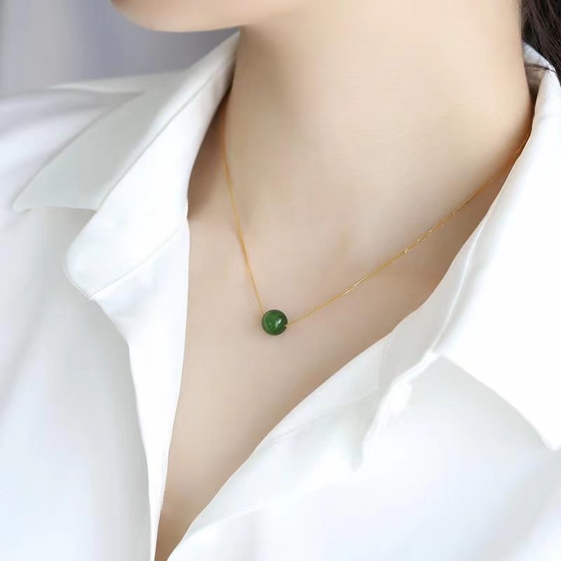 简美菠菜绿老料和田碧玉吊坠女正品黄18K金路路通项链礼