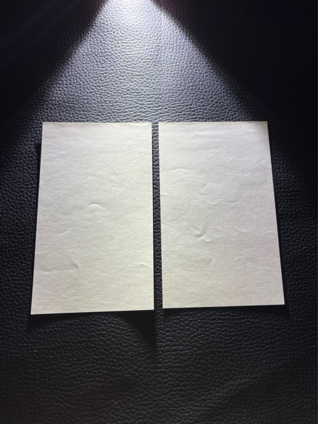 洪涛臻品批发群  精选邮票限时拍卖第八十二期 T132无齿麋鹿新全    色标4方连一组 ，软折如图，上品，紫光灯下有瑕疵。精品版货  精工细裁 ，全程带硅胶手套操作，喜欢的老板不要错过