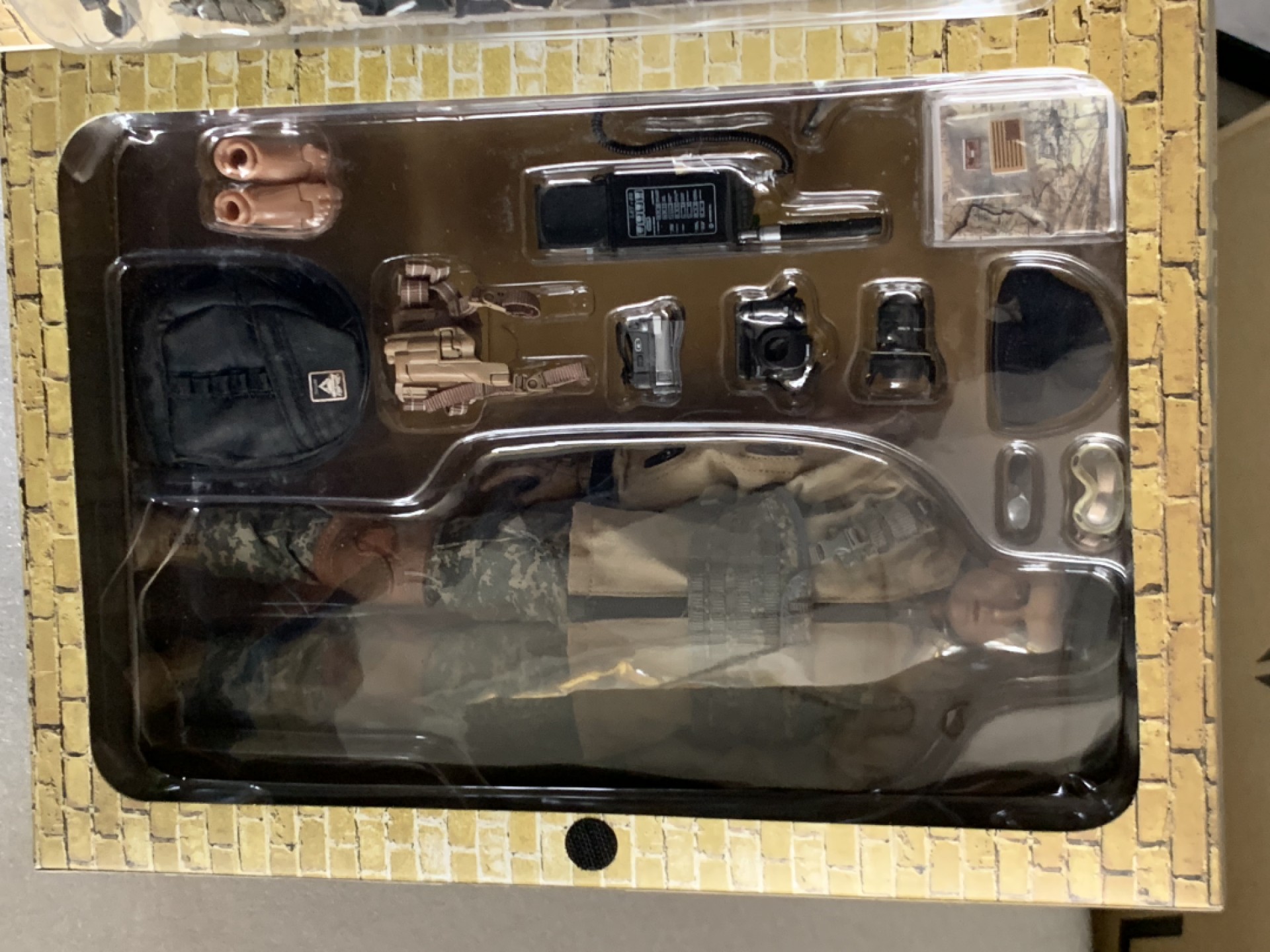 零元拍：绝版 HT 1/6 CIA 伊拉克 全新未拆。