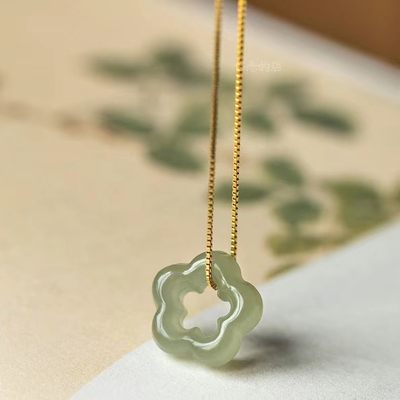 和田玉梅花吊坠女士纯银锁骨链子镂空精致极细项链复古风气质礼物 - 和田玉梅花吊坠女士纯银锁骨链子镂空精致极细项链复古风气质礼物