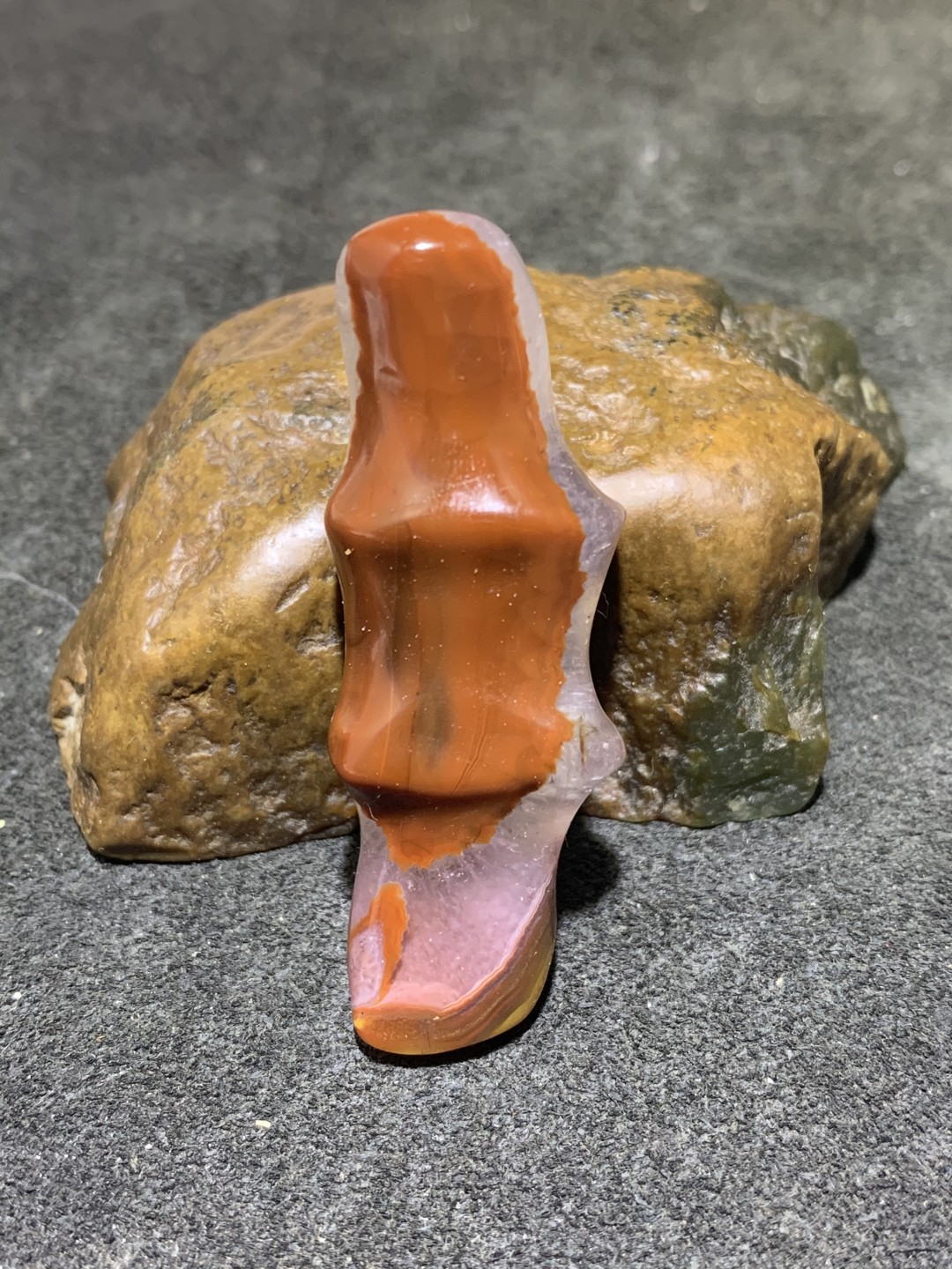 精美高润度冰飘战国红玛瑙雕刻竹节一个，
