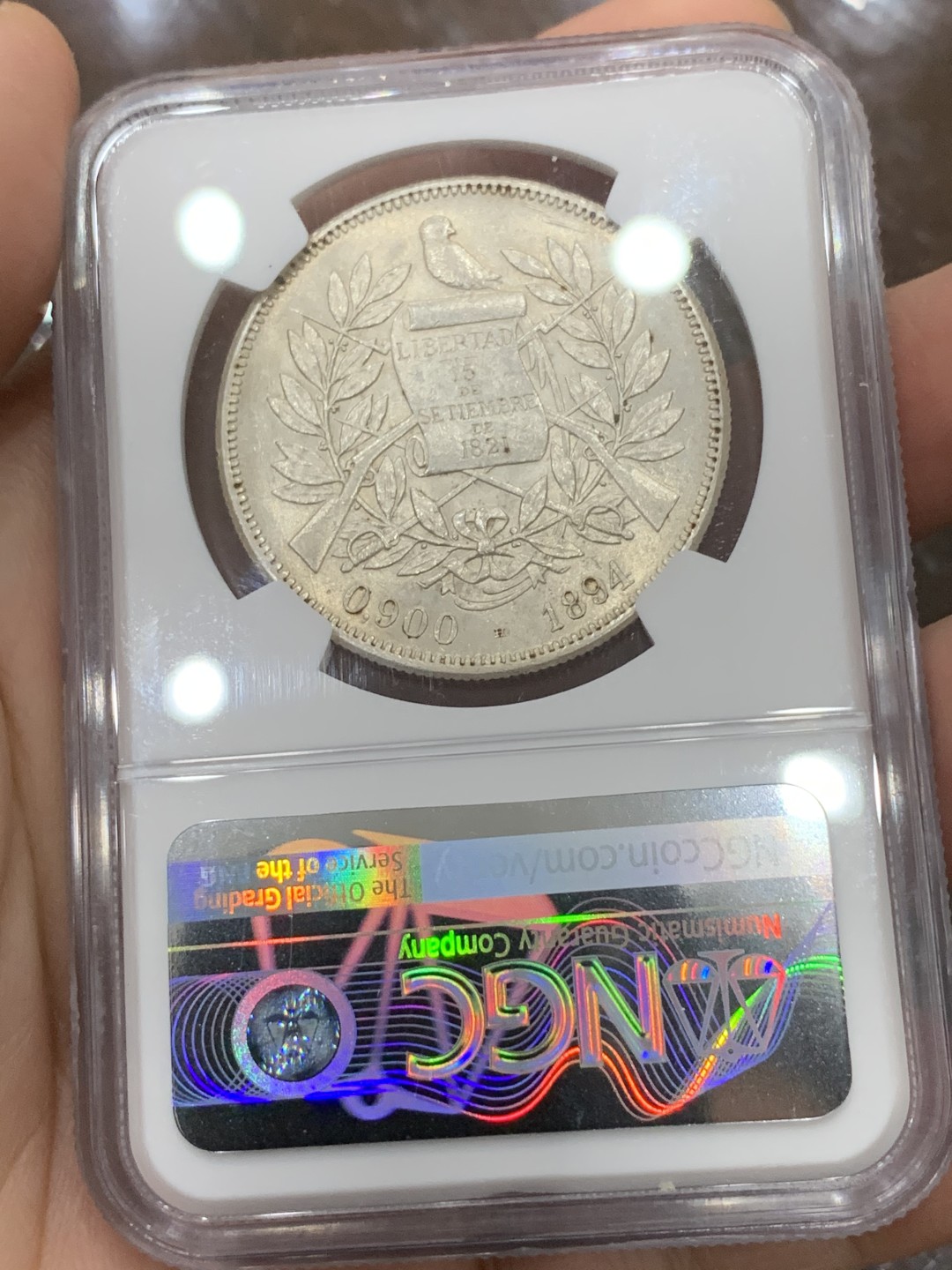 《竞宝斋》第115场-周日，周一 ，2场连拍（全场包邮） NGC-MS63 危地马拉 1894年 1比索 银币 热门中南美 大涨品种 女神设计精美