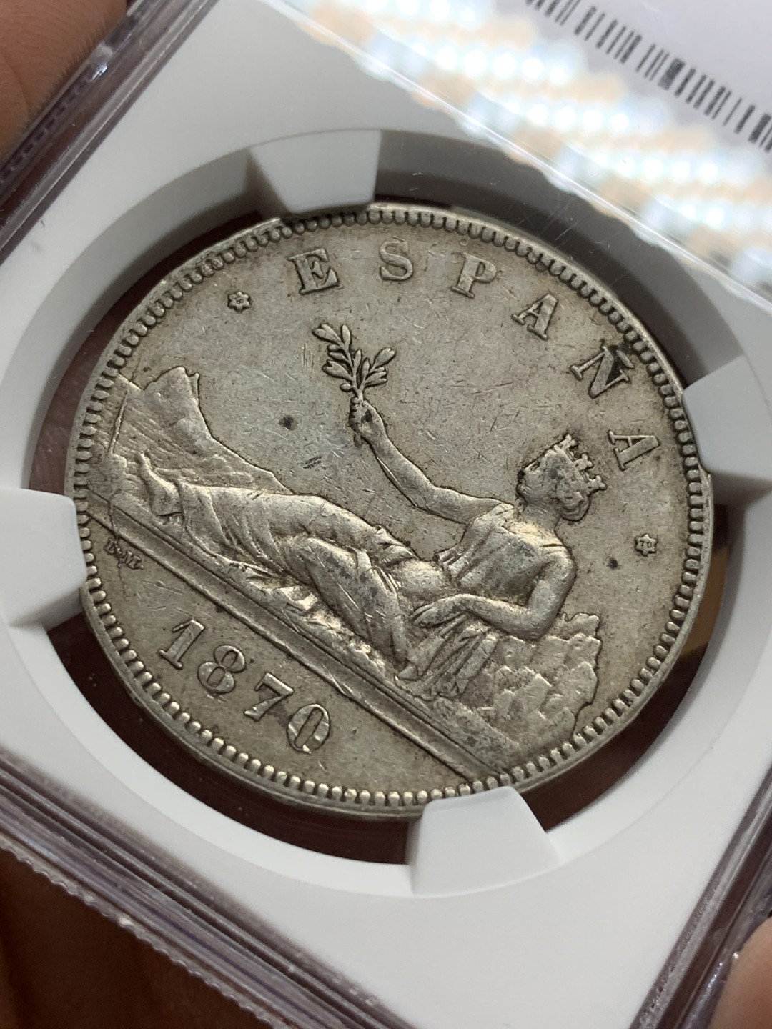 《竞宝斋》第115场-周日，周一 ，2场连拍（全场包邮） NGC-XF45 西班牙1870年 临时政府 5比塞塔拿花 双柱大银币 原味包浆