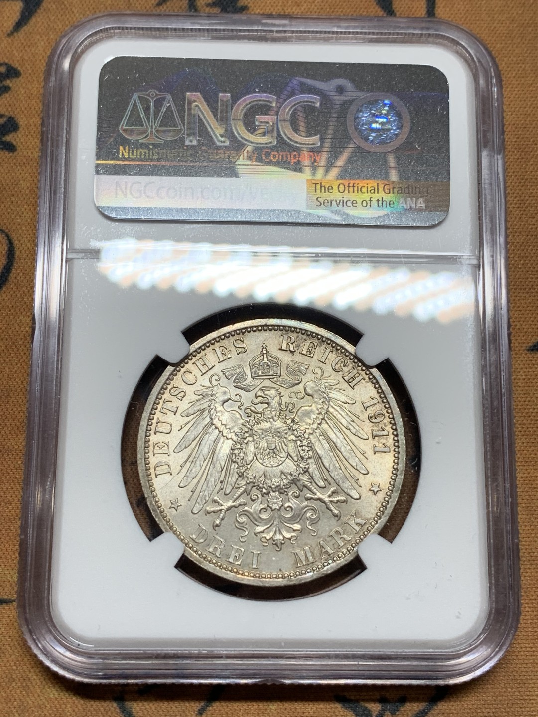 《竞宝斋》第115场-周日，周一 ，2场连拍（全场包邮） NGC-MS63 德国普鲁士 1911年 威廉二世 3马克银币 五彩包浆 非常漂亮