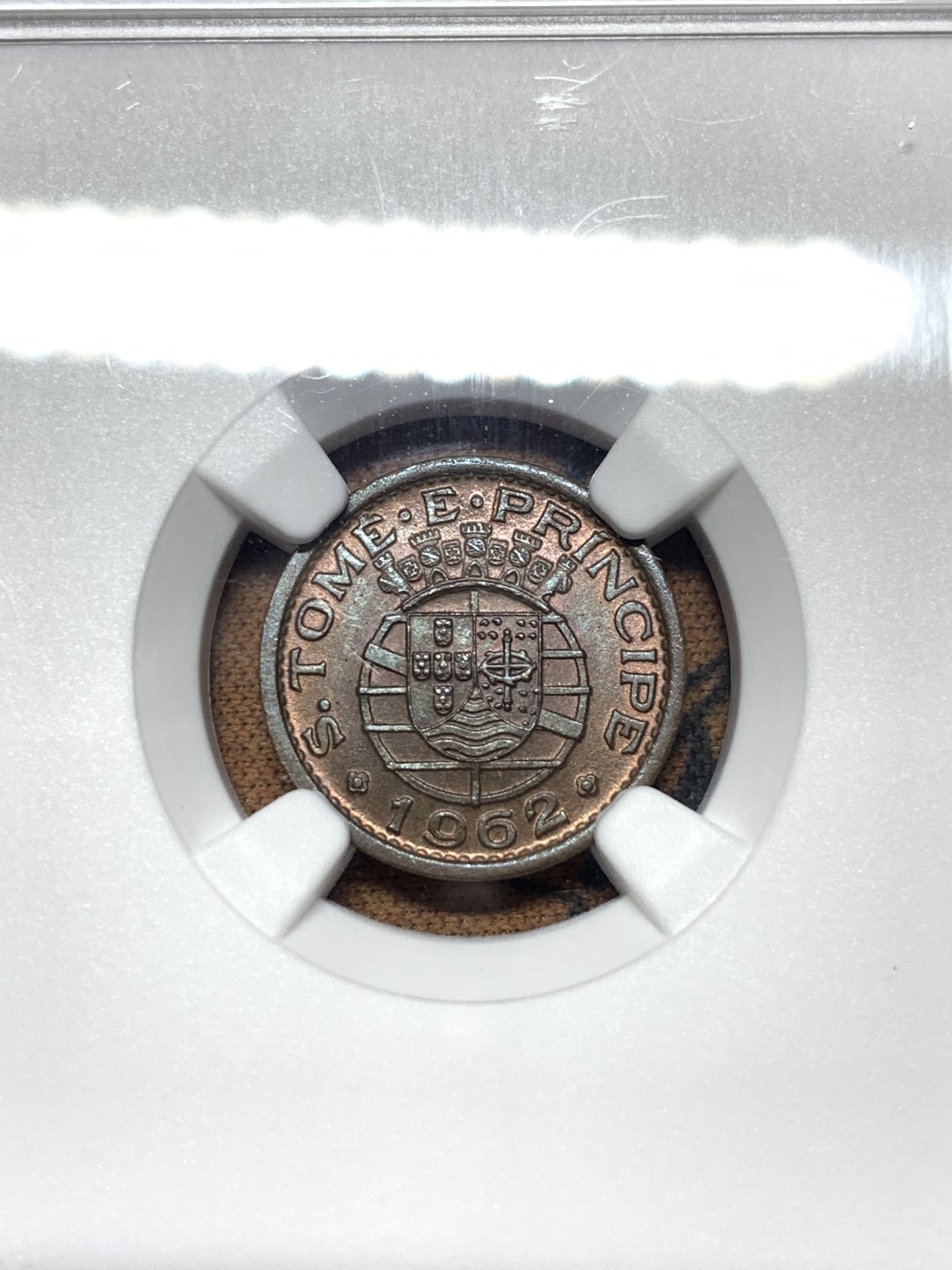《竞宝斋》第115场-周日，周一 ，2场连拍（全场包邮） NGC MS64BN 葡属圣多美和普林西比1962年10分铜币