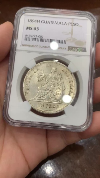《竞宝斋》第115场-周日，周一 ，2场连拍（全场包邮） NGC-MS63 危地马拉 1894年 1比索 银币 热门中南美 大涨品种 女神设计精美