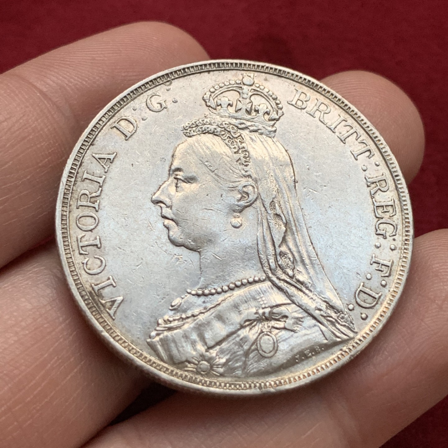 《竞宝斋》第115场-周日，周一 ，2场连拍（全场包邮） 英国 1889年 维多利亚 高冠 克朗马剑银币