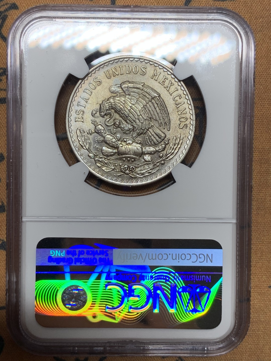 《竞宝斋》第115场-周日，周一 ，2场连拍（全场包邮） NGC-MS62 墨西哥1947年 1比索 小鹰洋银币 少见品种 这粉光看去是63+的状态