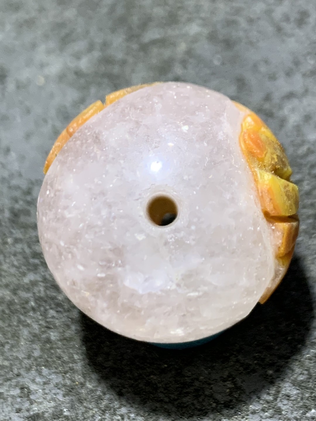 精美冰飘亚光战国红玛瑙巧雕太阳花珠一个，