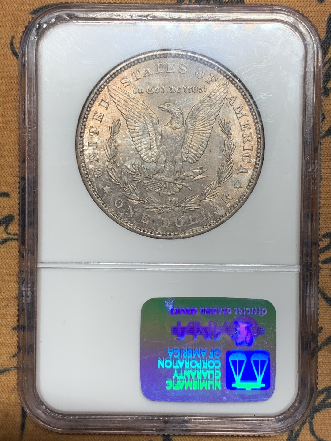 《竞宝斋》第115场-周日，周一 ，2场连拍（全场包邮） NGC-MS65 美国 1886年 摩根银币 NGC 老盒 女神面橘红色满彩 单一纯色 鹰面灰红色满彩