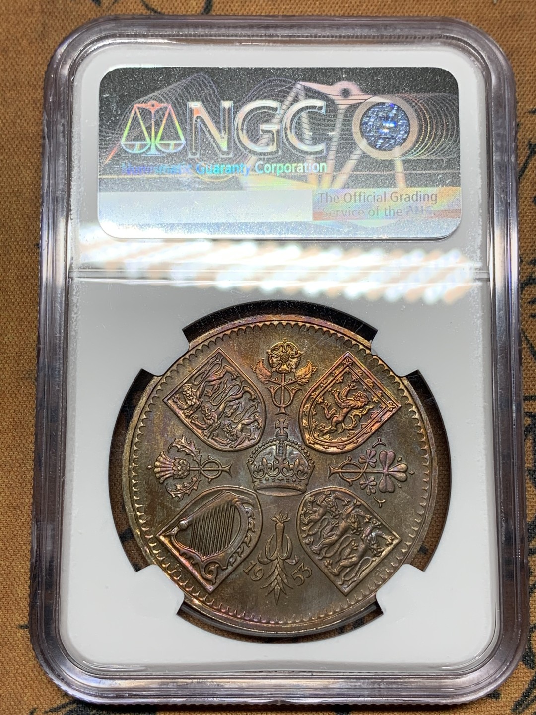 《竞宝斋》第115场-周日，周一 ，2场连拍（全场包邮） NGC-PF63 带五彩1953年伊丽莎白二世首年加冕克朗，热门品种