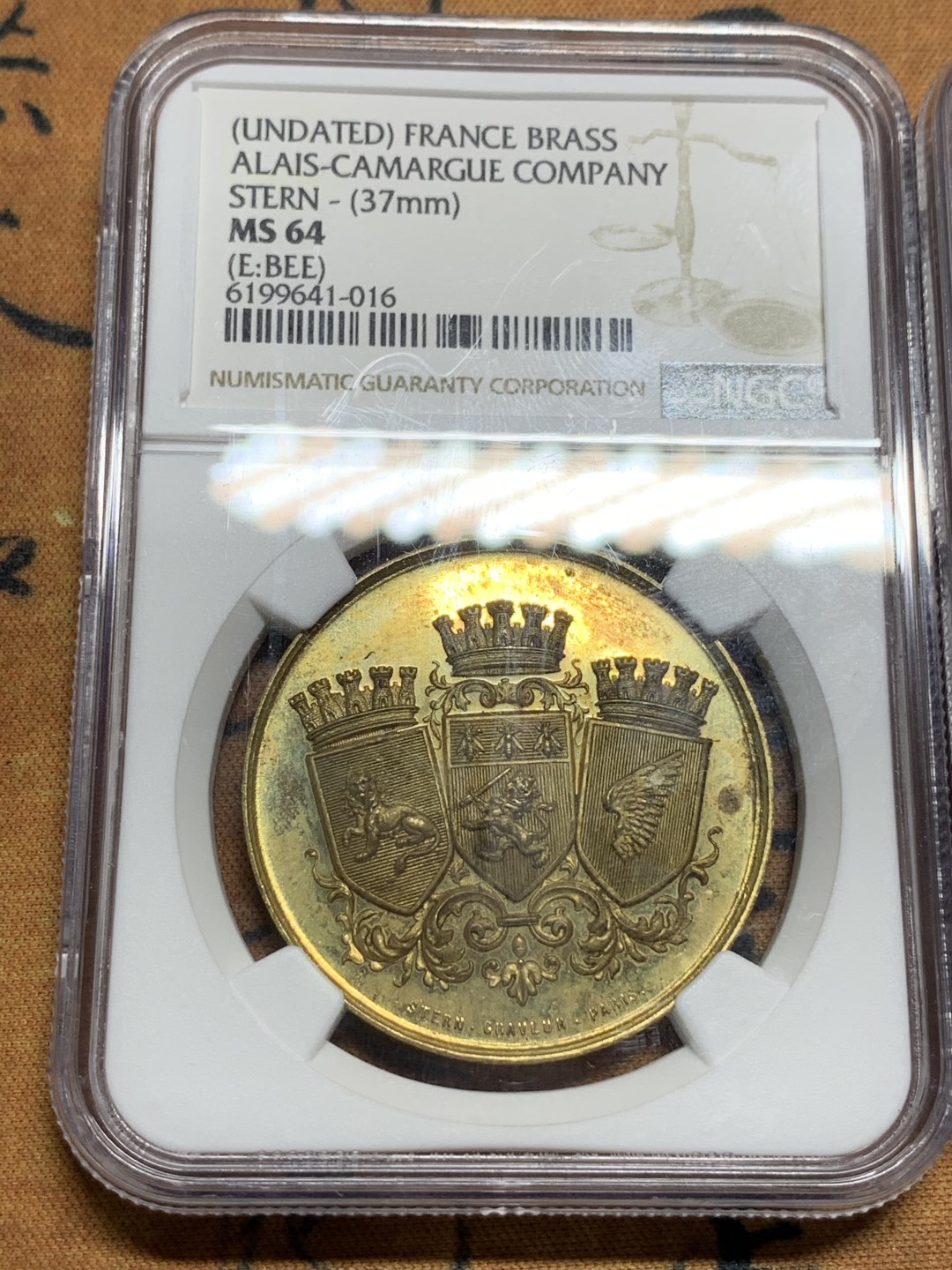 《竞宝斋》第115场-周日，周一 ，2场连拍（全场包邮） NGC-MS63/64/64 法国 十九世纪 Alais-Camargue贸易公司银铝铜章三枚 设计漂亮 银章五彩