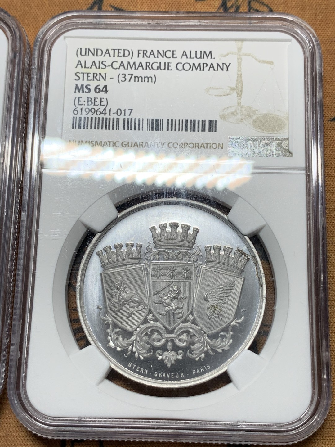 《竞宝斋》第115场-周日，周一 ，2场连拍（全场包邮） NGC-MS63/64/64 法国 十九世纪 Alais-Camargue贸易公司银铝铜章三枚 设计漂亮 银章五彩