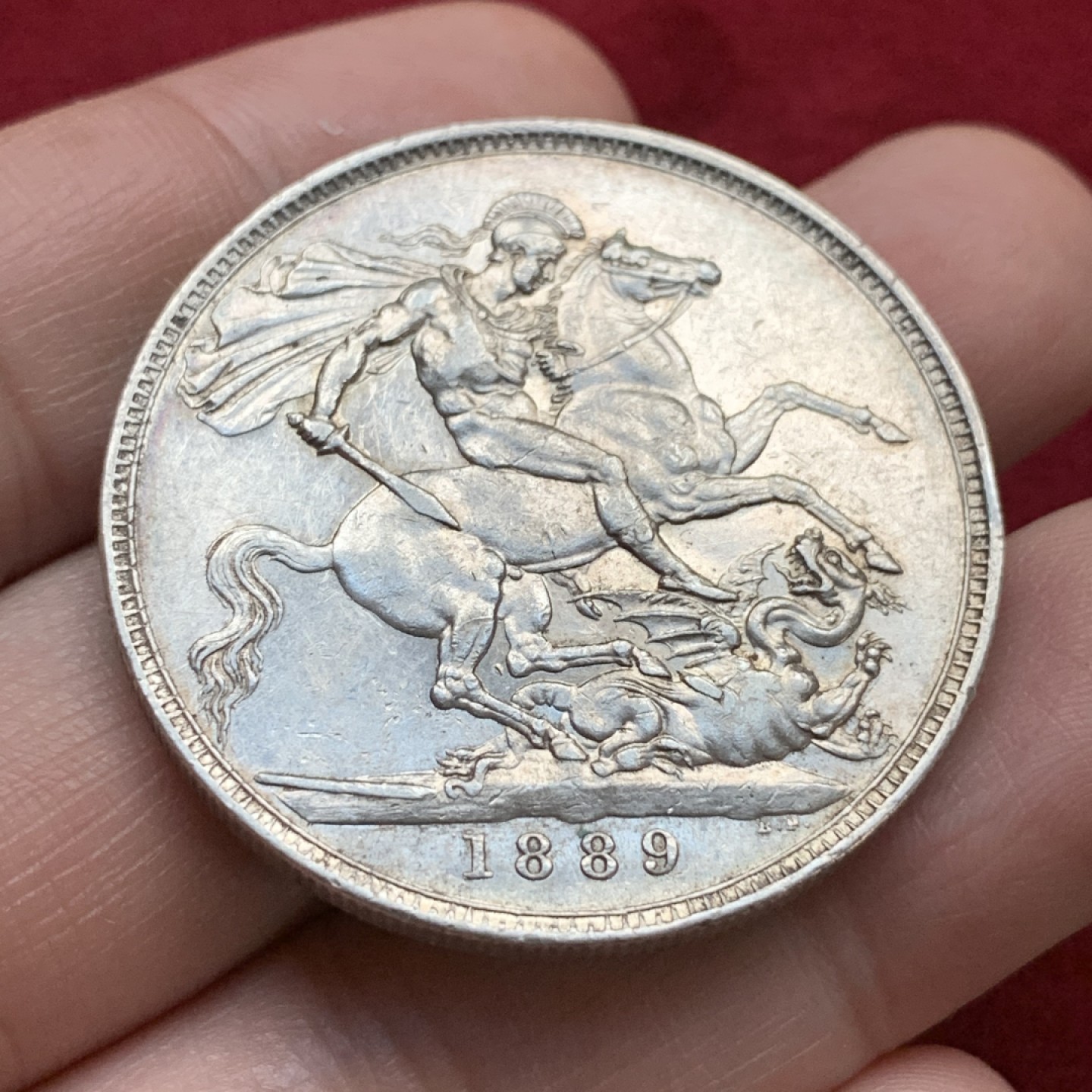 《竞宝斋》第115场-周日，周一 ，2场连拍（全场包邮） 英国 1889年 维多利亚 高冠 克朗马剑银币