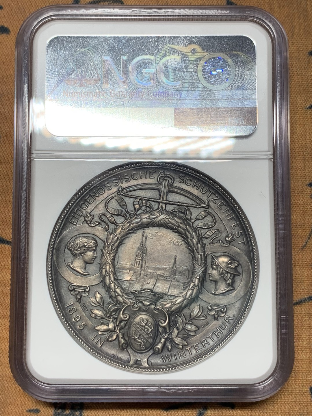 《竞宝斋》第115场-周日，周一 ，2场连拍（全场包邮） NGC MS62 瑞士1895年苏黎世射击节女神大银章 高浮雕加厚评级盒