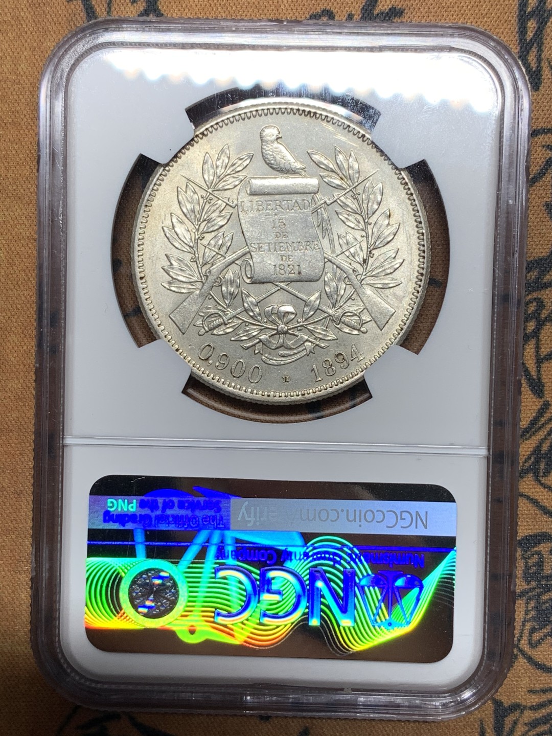 《竞宝斋》第115场-周日，周一 ，2场连拍（全场包邮） NGC-MS63 危地马拉 1894年 1比索 银币 热门中南美 大涨品种 女神设计精美