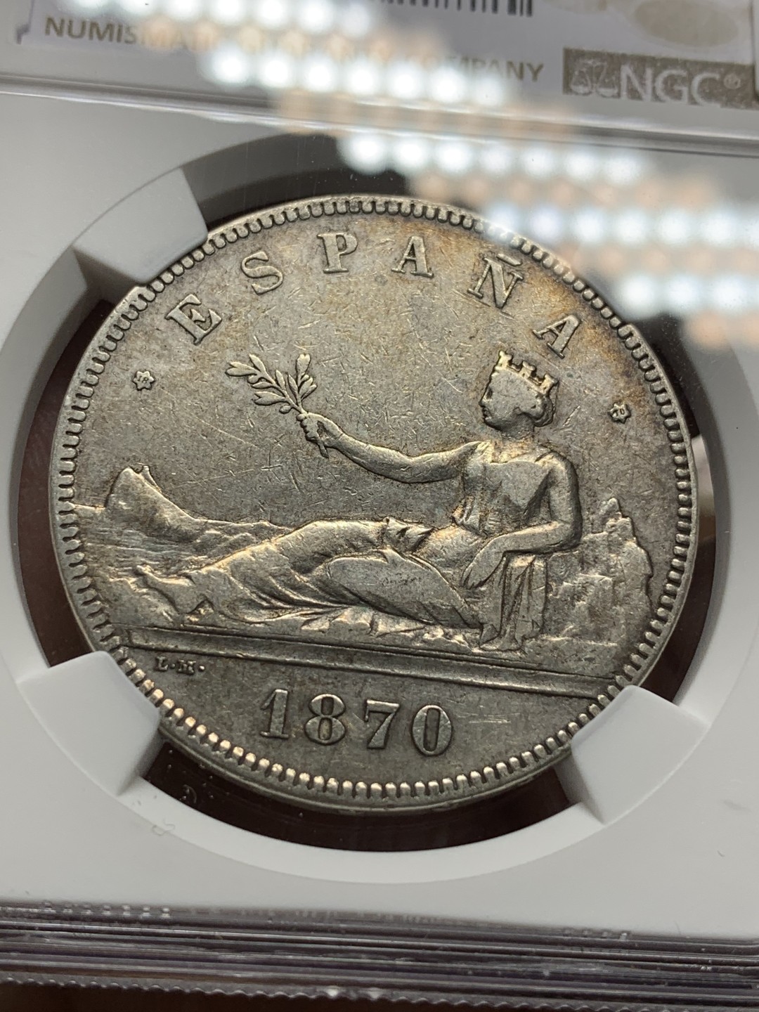 《竞宝斋》第115场-周日，周一 ，2场连拍（全场包邮） NGC-XF40 西班牙1870年 坐花双柱5比塞塔双柱大银币 原味包浆