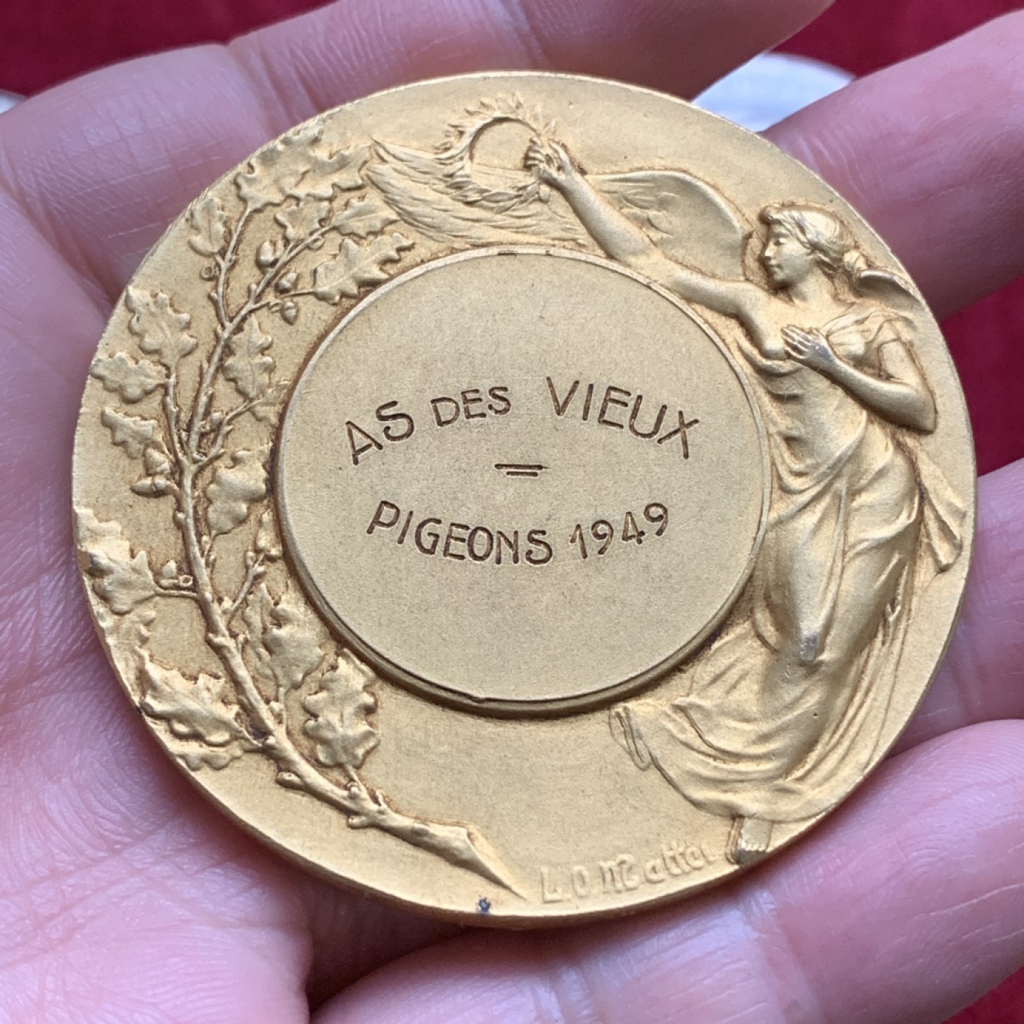 《竞宝斋》第115场-周日，周一 ，2场连拍（全场包邮） 法国 1949 信鸽协会 镀金铜章56mm70g