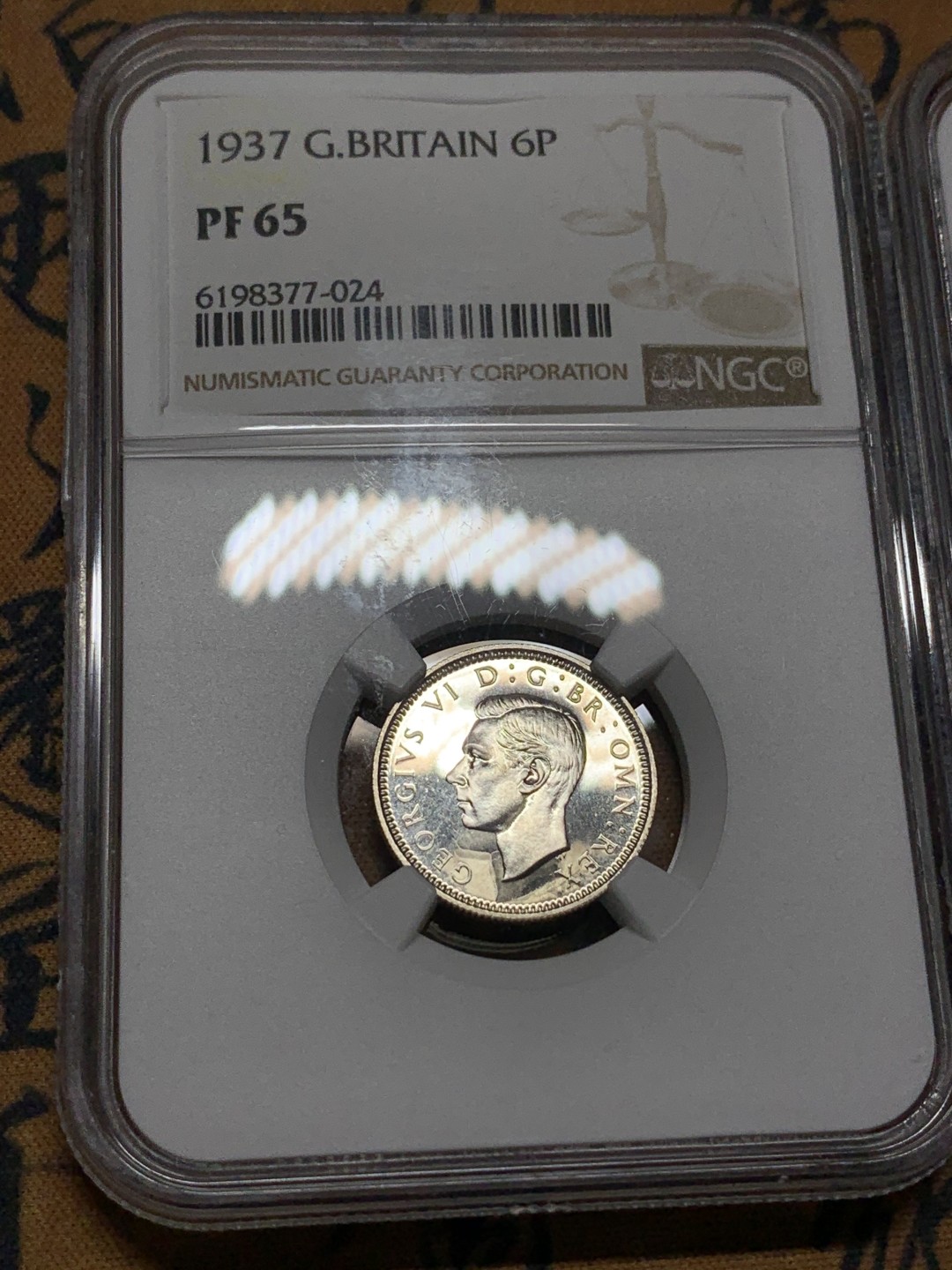 《竞宝斋》第115场-周日，周一 ，2场连拍（全场包邮） NGC-PF64-65 1937年乔治六世加冕首年精制银币，3便士、6便士一对，品相不错，其中一个鼓盒