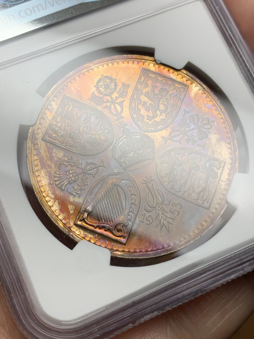 《竞宝斋》第115场-周日，周一 ，2场连拍（全场包邮） NGC-PF63 带五彩1953年伊丽莎白二世首年加冕克朗，热门品种