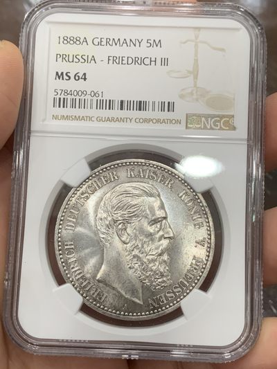 《竞宝斋》第115场-周日，周一 ，2场连拍（全场包邮） - NGC-MS64 德国普鲁士1888三皇年5马克，原银光充沛，转光明显，全深打细节极佳