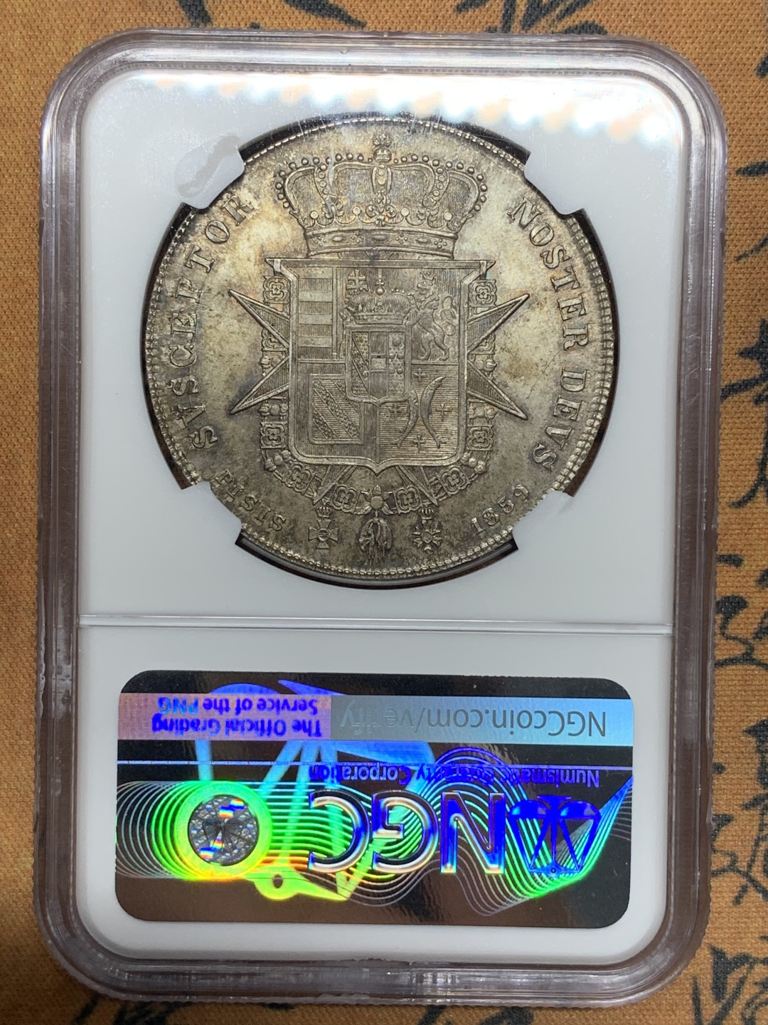 《竞宝斋》第115场-周日，周一 ，2场连拍（全场包邮） NGC-MS63季军分 意大利托斯卡纳1859年末年版1弗朗切斯科大银币，少见精品，包浆醇厚且带彩，打制精湛徽章设计精巧，实物非常漂亮