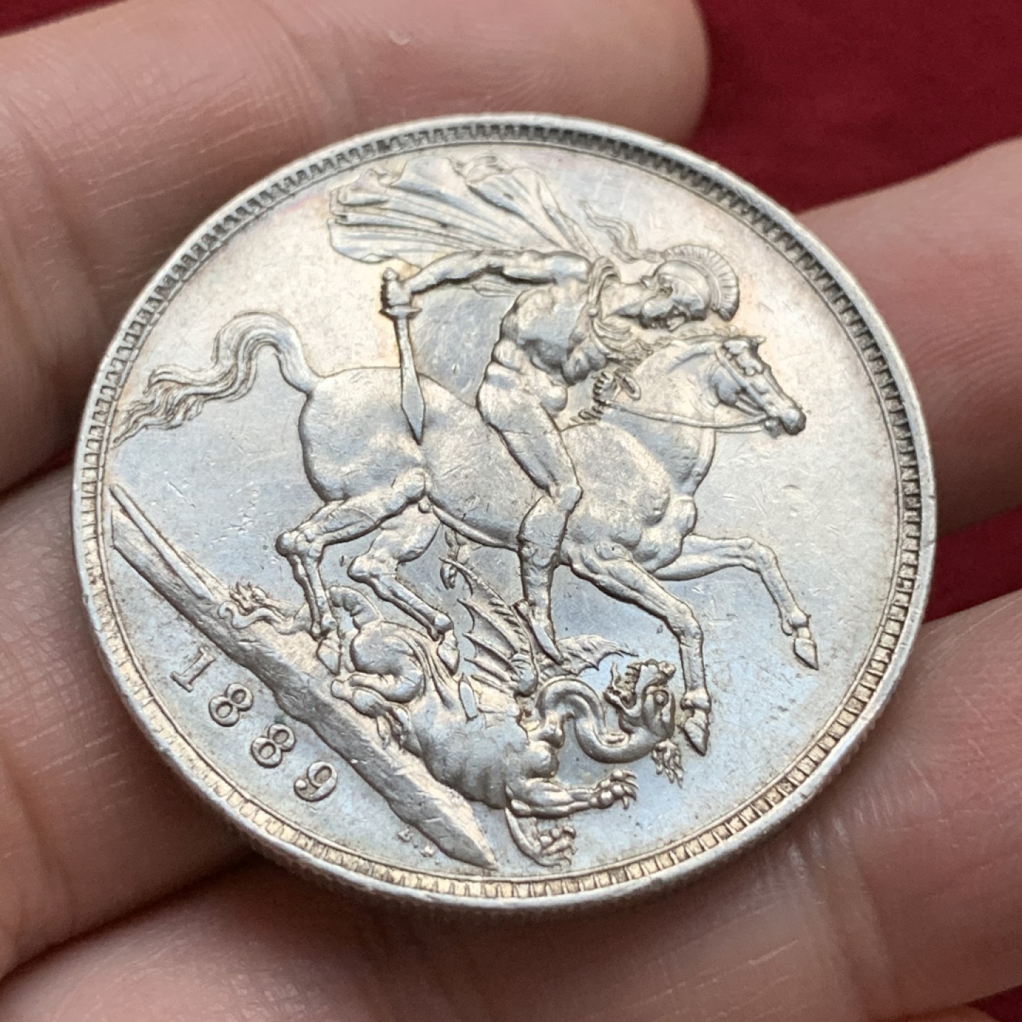 《竞宝斋》第115场-周日，周一 ，2场连拍（全场包邮） 英国 1889年 维多利亚 高冠 克朗马剑银币