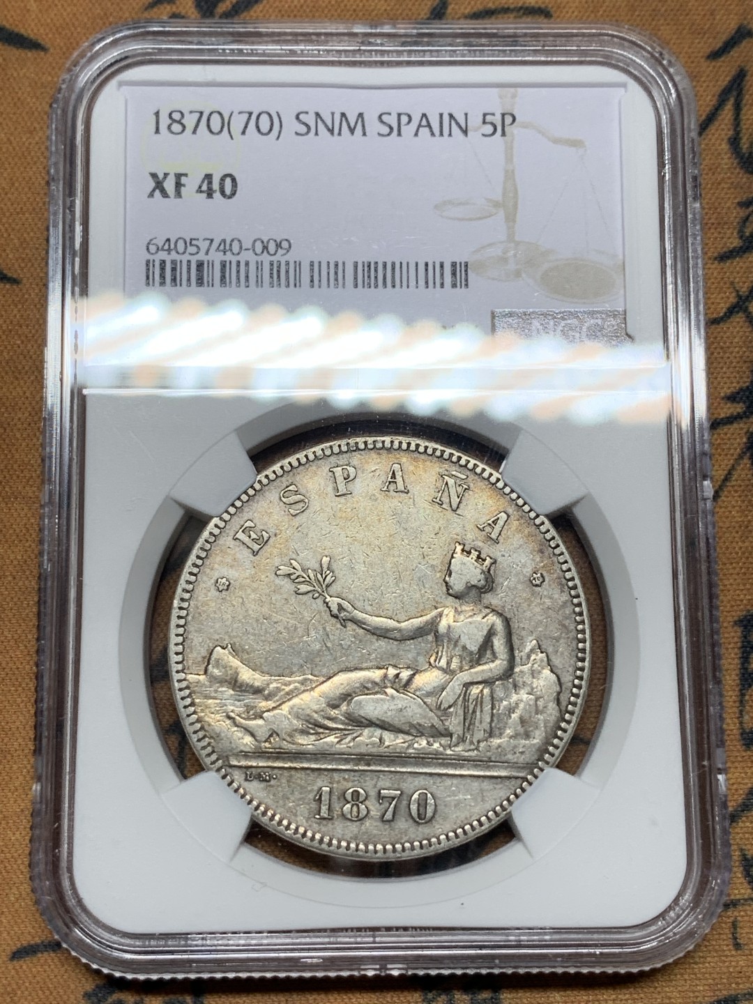 《竞宝斋》第115场-周日，周一 ，2场连拍（全场包邮） NGC-XF40 西班牙1870年 坐花双柱5比塞塔双柱大银币 原味包浆