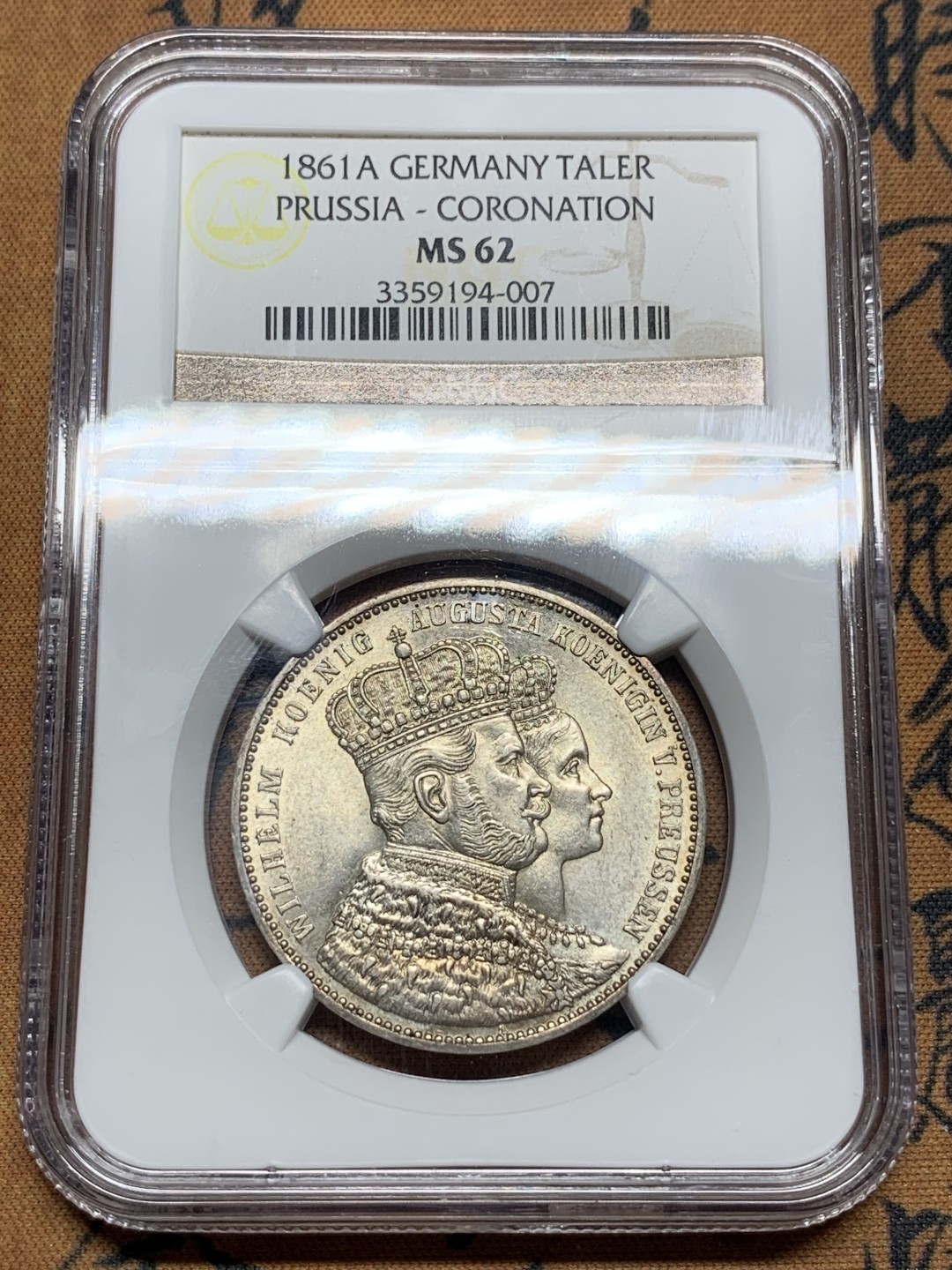 《竞宝斋》第115场-周日，周一 ，2场连拍（全场包邮） NGC MS-62 德国普鲁士 1861年 登基毛衣泰勒 银币