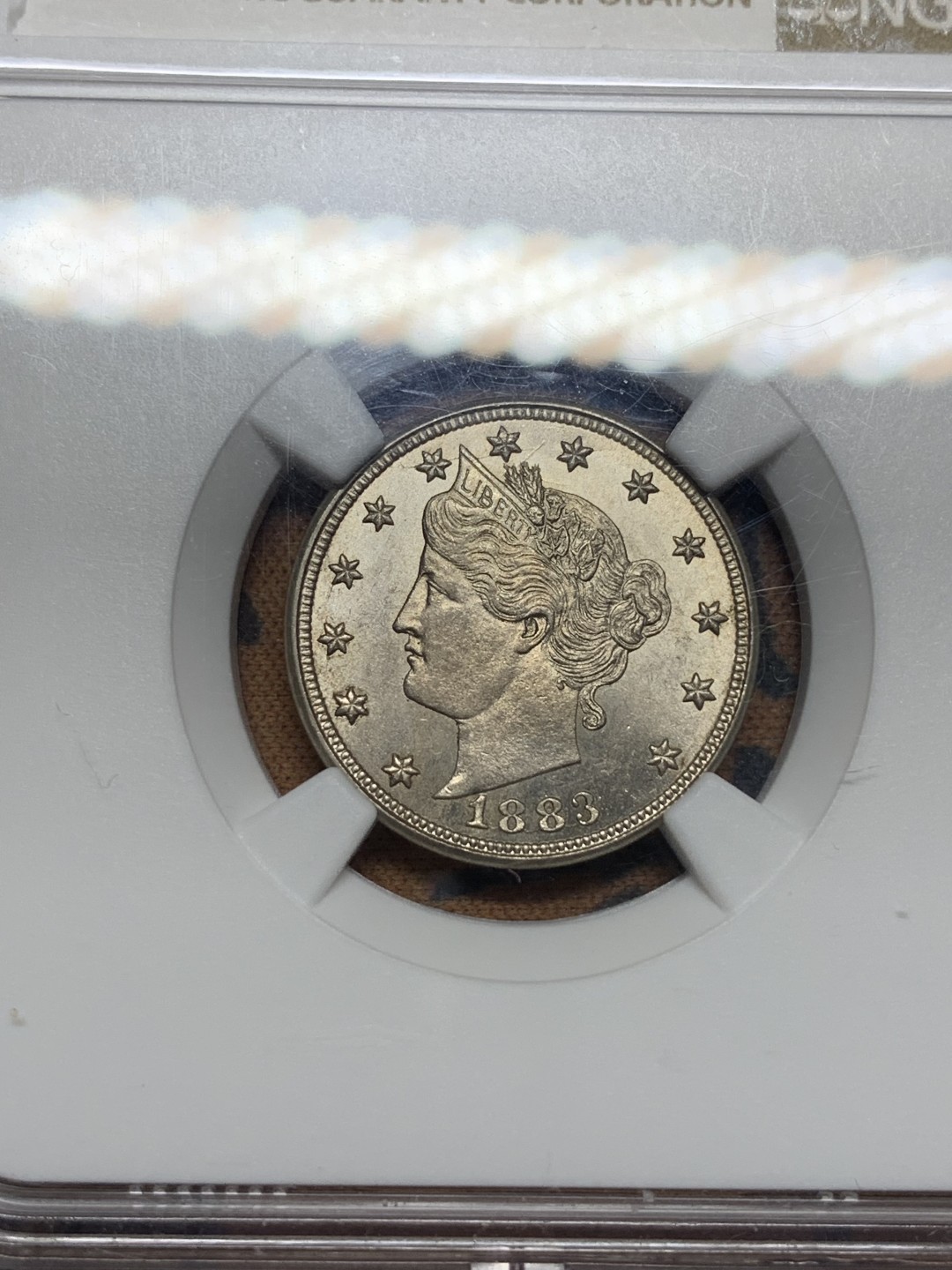 《竞宝斋》第115场-周日，周一 ，2场连拍（全场包邮） NGC-MS64 美国1883 老版5分 无CENTS版本 女神头像发丝和树叶纹路清晰可见 十字转光 难得专挑