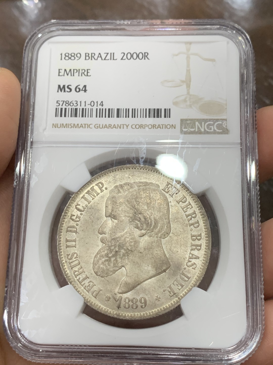 《竞宝斋》第115场-周日，周一 ，2场连拍（全场包邮） NGC-MS64 巴西1889年 佩德罗二世 2000R大银币 粉光 顶级状态