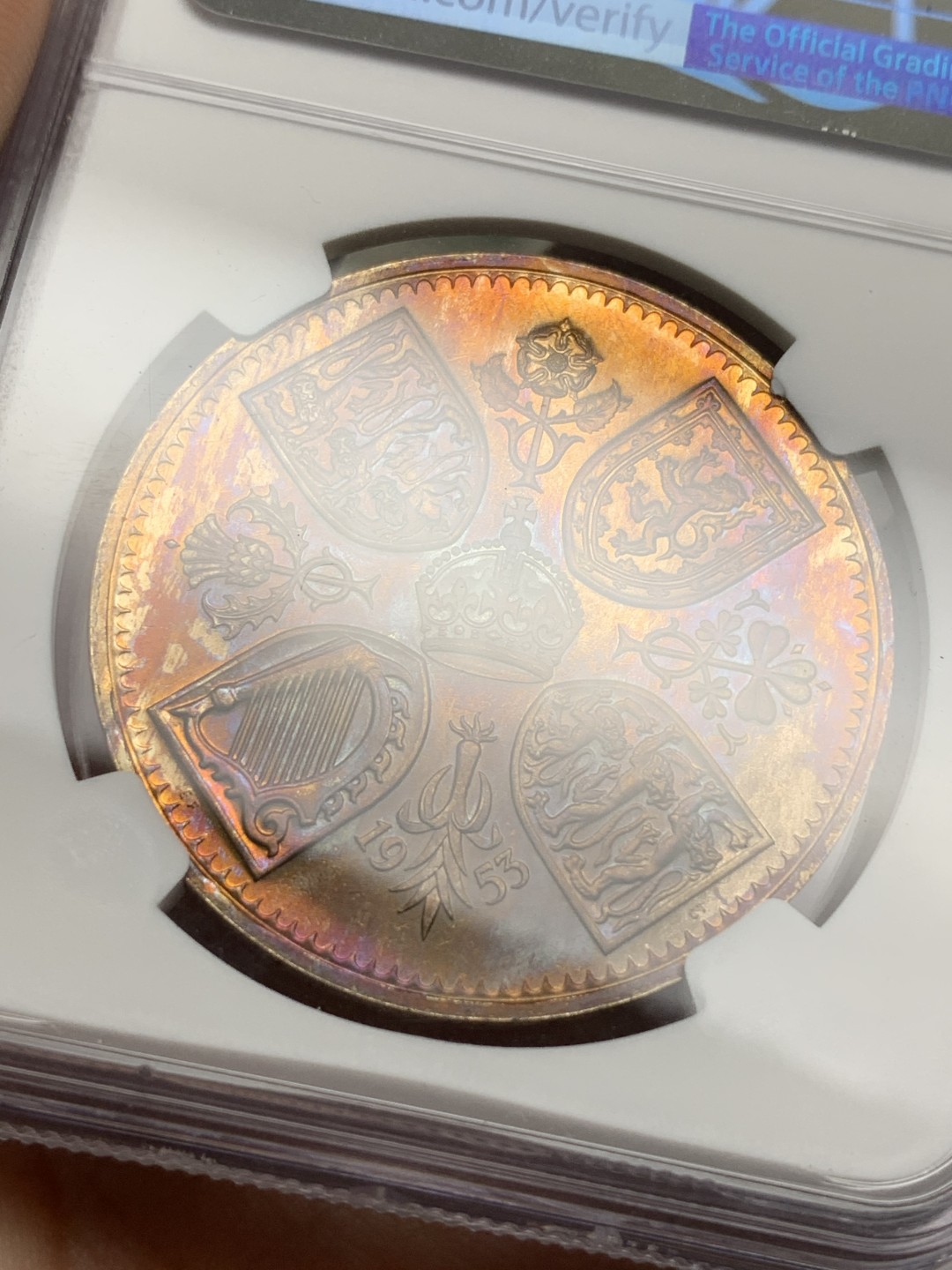 《竞宝斋》第115场-周日，周一 ，2场连拍（全场包邮） NGC-PF63 带五彩1953年伊丽莎白二世首年加冕克朗，热门品种