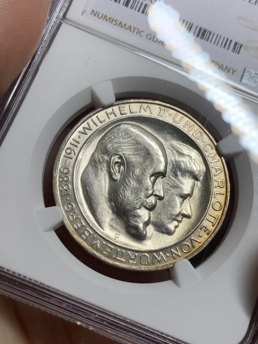 《竞宝斋》第115场-周日，周一 ，2场连拍（全场包邮） NGC-MS63 德国符腾堡 1911年 金婚3马克 大银币 非常漂亮