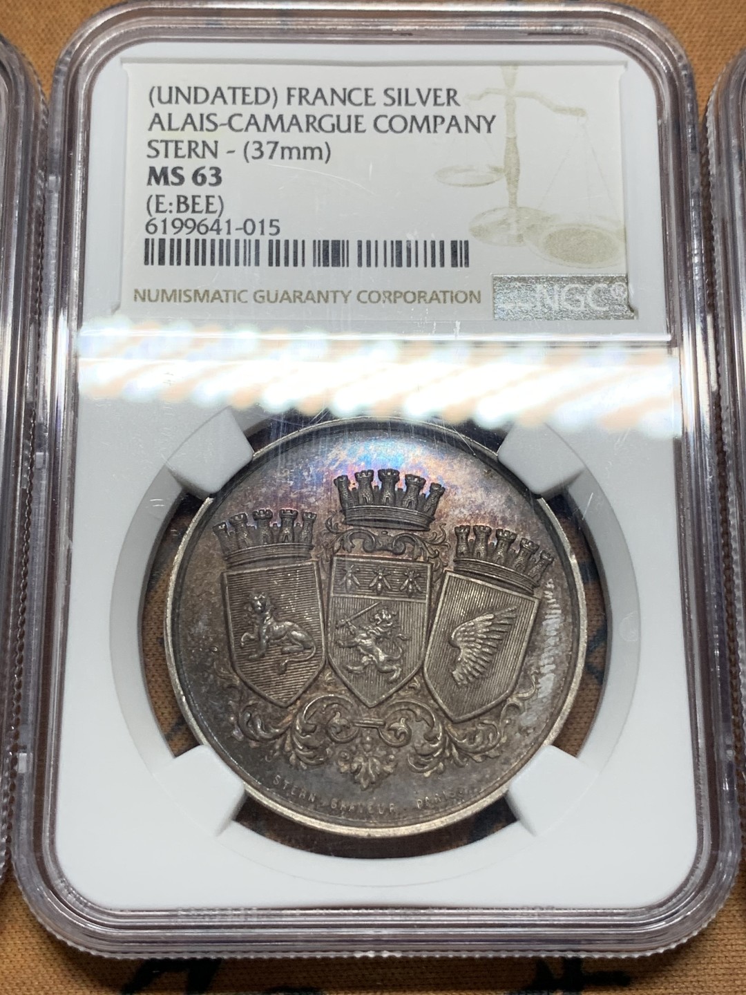 《竞宝斋》第115场-周日，周一 ，2场连拍（全场包邮） NGC-MS63/64/64 法国 十九世纪 Alais-Camargue贸易公司银铝铜章三枚 设计漂亮 银章五彩