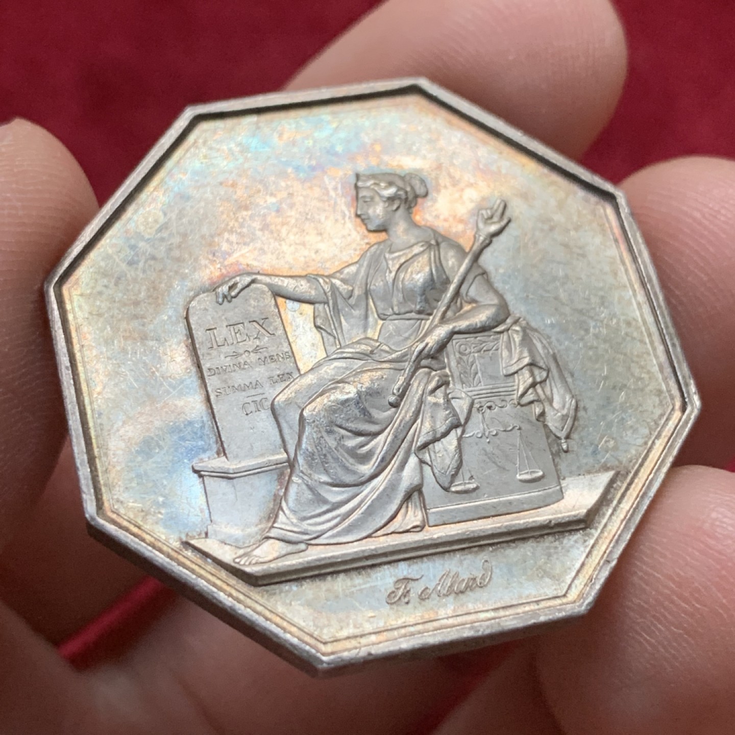 《竞宝斋》第116场-周日，周一 ，2场连拍（全场包邮） 法国 巴黎 1849年 诉讼代理人八角银质代币 双面五彩 19.45克对角直径36.9mm 手指边铭agent