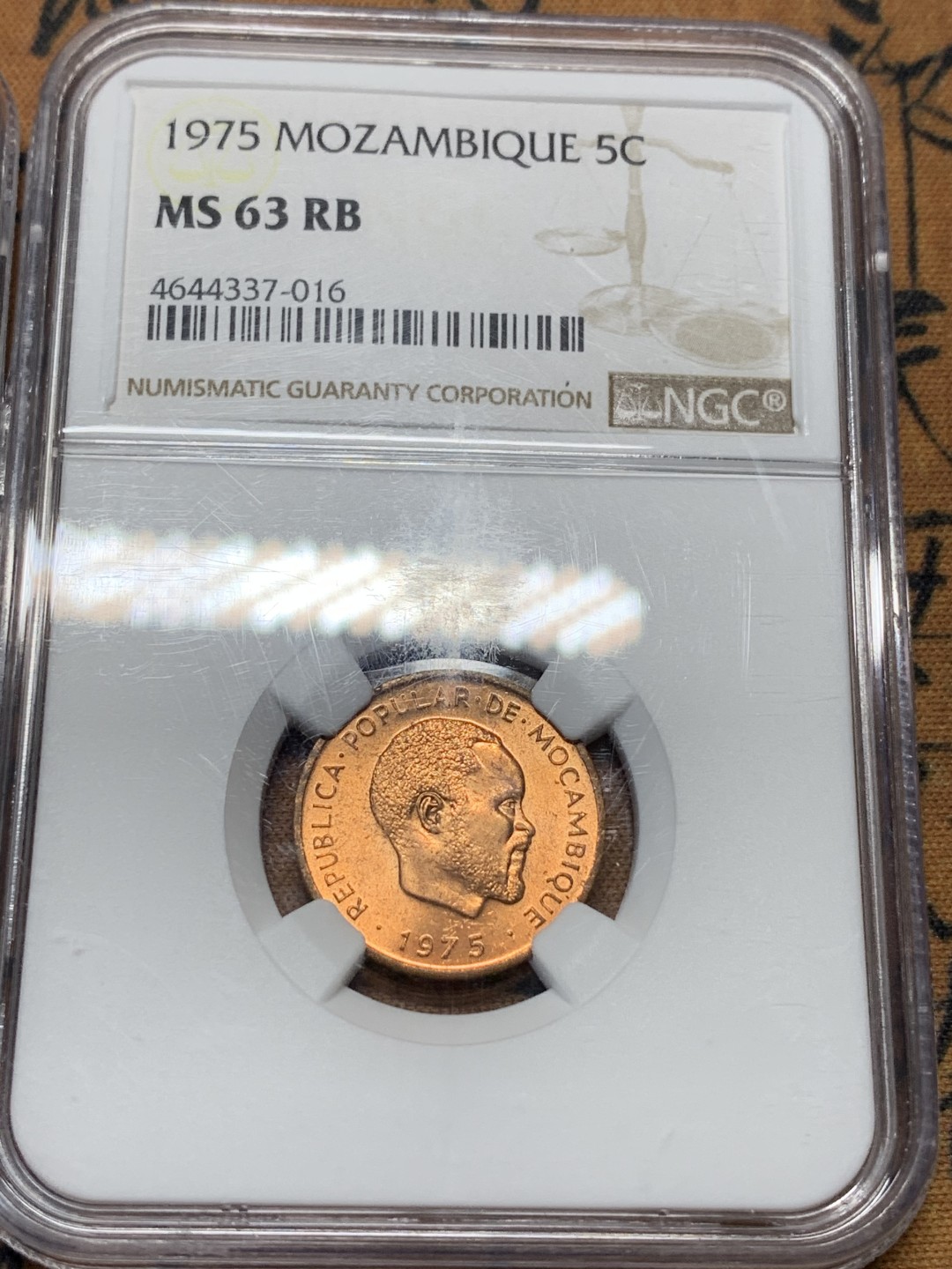 《竞宝斋》第116场-周日，周一 ，2场连拍（全场包邮） NGC-MS63/65RB 莫桑比克 1975年2C、5C铜币一对，该国第一套流通硬币铸造少，该国名誉品。2C为亚军分，往上只有一枚66；5C为季军分