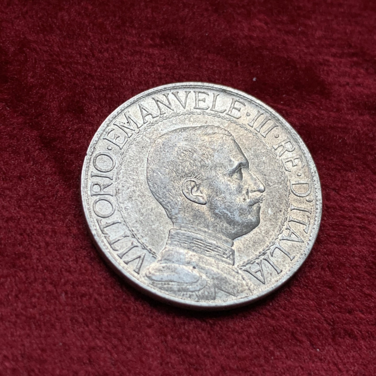 《竞宝斋》第116场-周日，周一 ，2场连拍（全场包邮） 意大利 1913年 圈版 1里拉 马车银币 原味状态