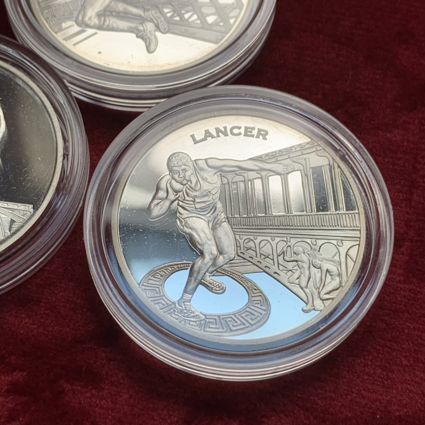 《竞宝斋》第116场-周日，周一 ，2场连拍（全场包邮） 法国2003年3枚精制银币套币 1.5欧元面值 IAAF国际田联运动会 巴黎造币厂原盒原证 22.2克X3=66.6克 900银