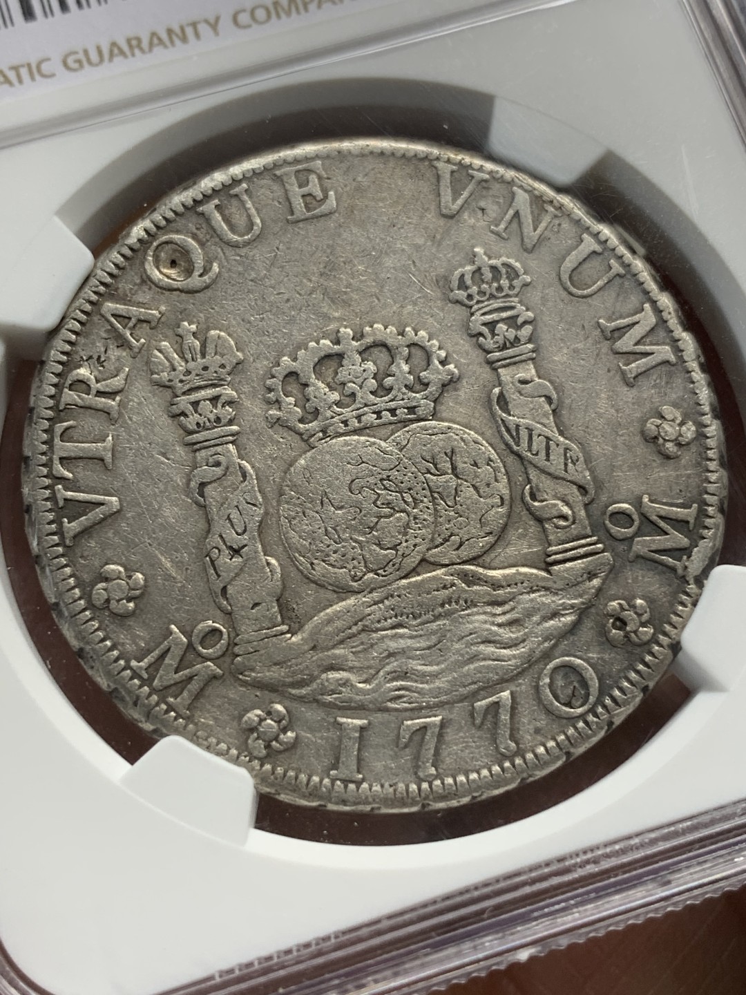 《竞宝斋》第116场-周日，周一 ，2场连拍（全场包邮） NGC-XFD 墨西哥 1770年 8里亚尔 地球 双柱 银币 币面纹丝清晰 打制的不错 细节见图