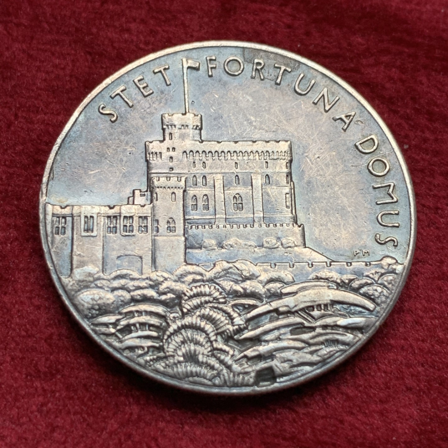 《竞宝斋》第116场-周日，周一 ，2场连拍（全场包邮） 英国 乔治 五世 登基纪年银章 31.8mm 15.64克 细节见图