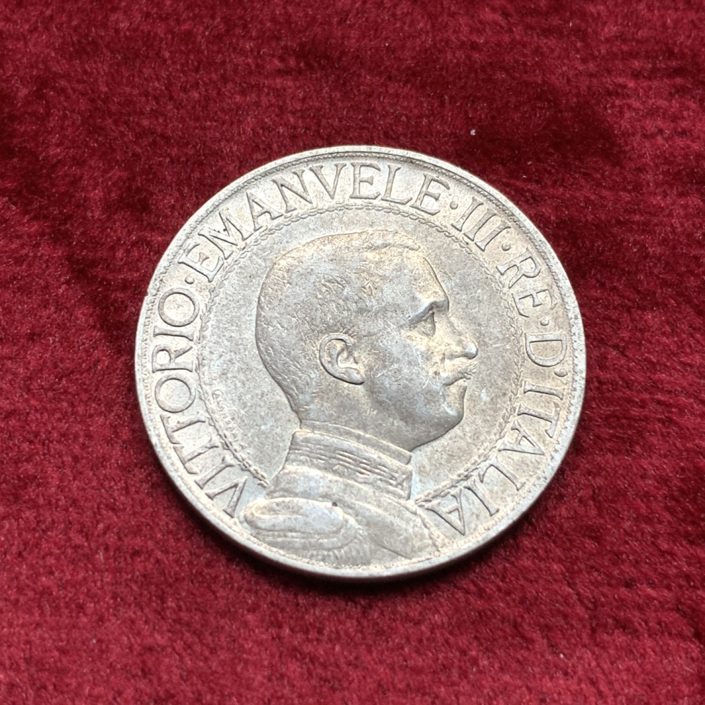 《竞宝斋》第116场-周日，周一 ，2场连拍（全场包邮） 意大利 1913年 圈版 1里拉 马车银币 原味状态