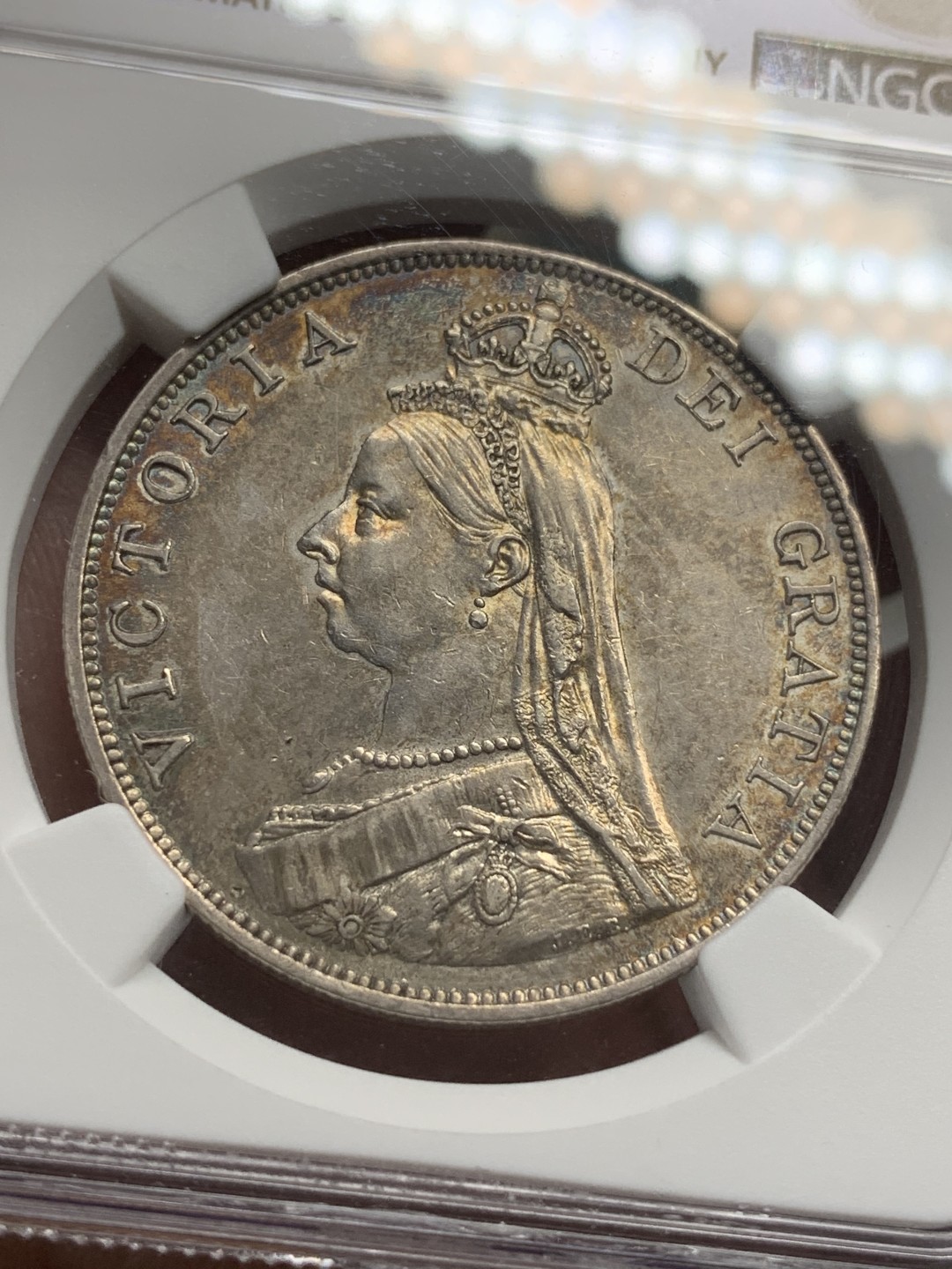 《竞宝斋》第116场-周日，周一 ，2场连拍（全场包邮） NGC AU58 英国1887年 维多利亚高冠双福林大银币 转光流畅，包浆浓厚，不可多得的高性价比美品